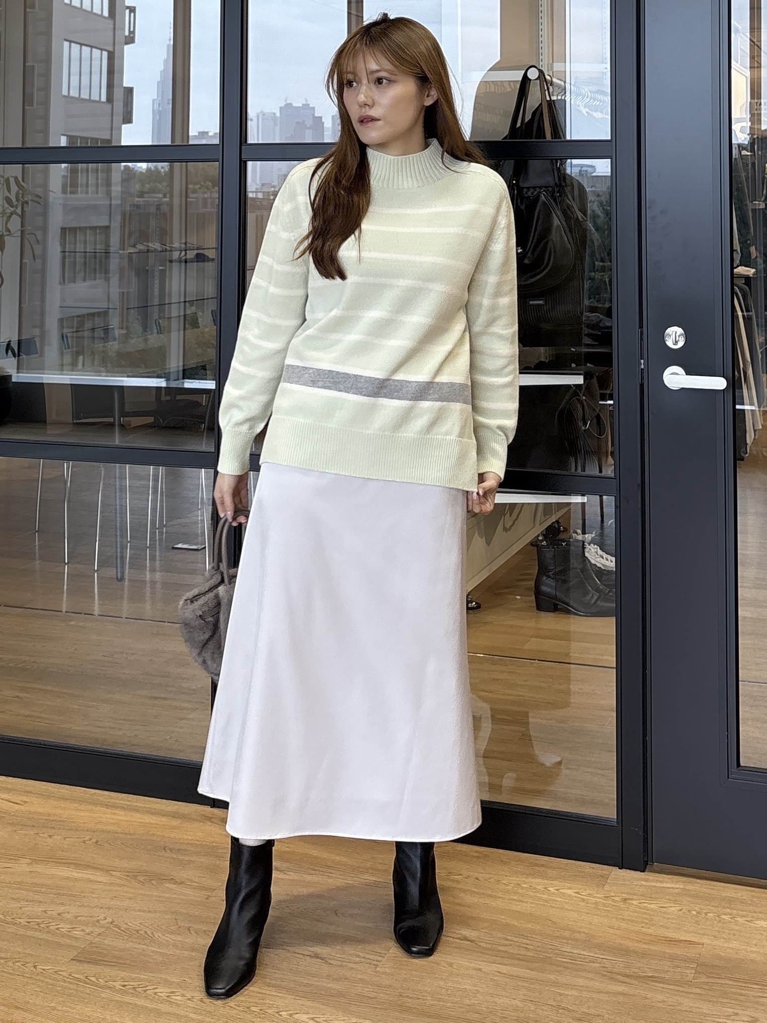 sayaさんの「UNTITLED｜シャイニーナローマーメイドスカート」を使ったコーディネート