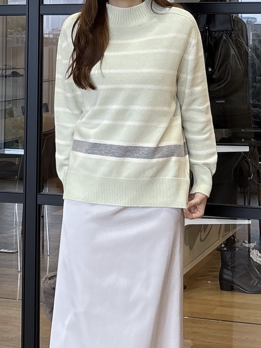 sayaさんの「UNTITLED｜シャイニーナローマーメイドスカート」を使ったコーディネート