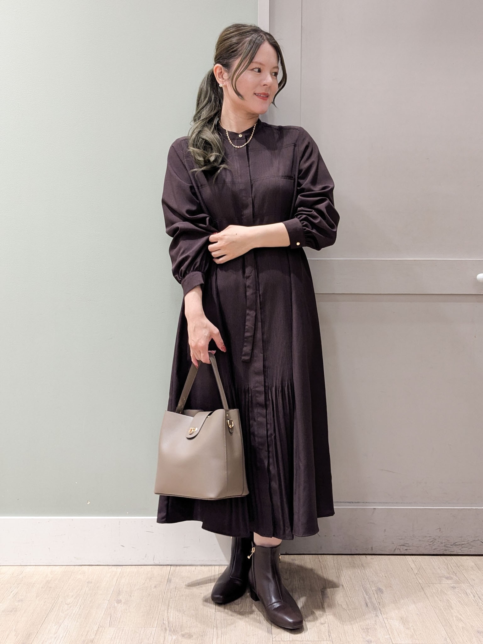kuwawaさんの「grove｜【低身長さんも選べる着丈】プリーツAラインワンピース」を使ったコーディネート