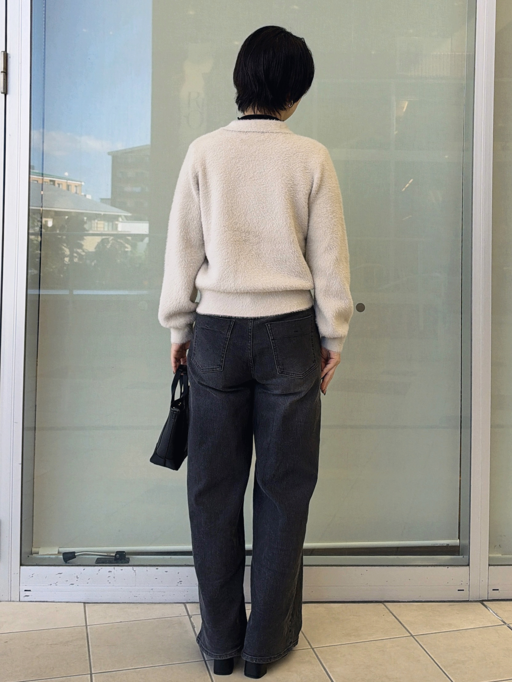 yo-koさんの「OPAQUE.CLIP｜フェザー襟付きニットカーディガン【洗濯機OK】」を使ったコーディネート