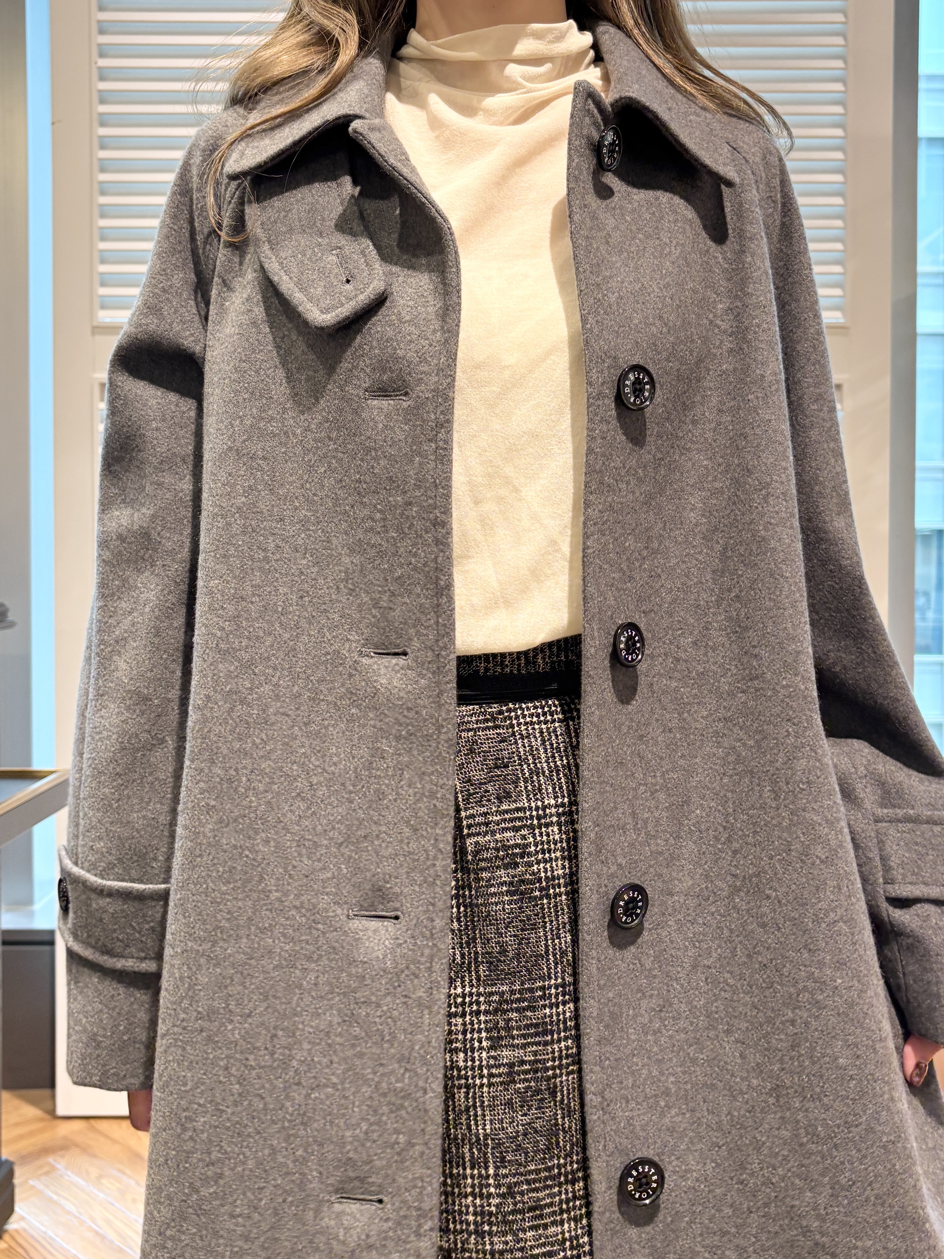 清水夏姫さんの「DRESSTERIOR｜Dhyana．（ディアナドット）&times;金子綾 ロングブーツ」を使ったコーディネート