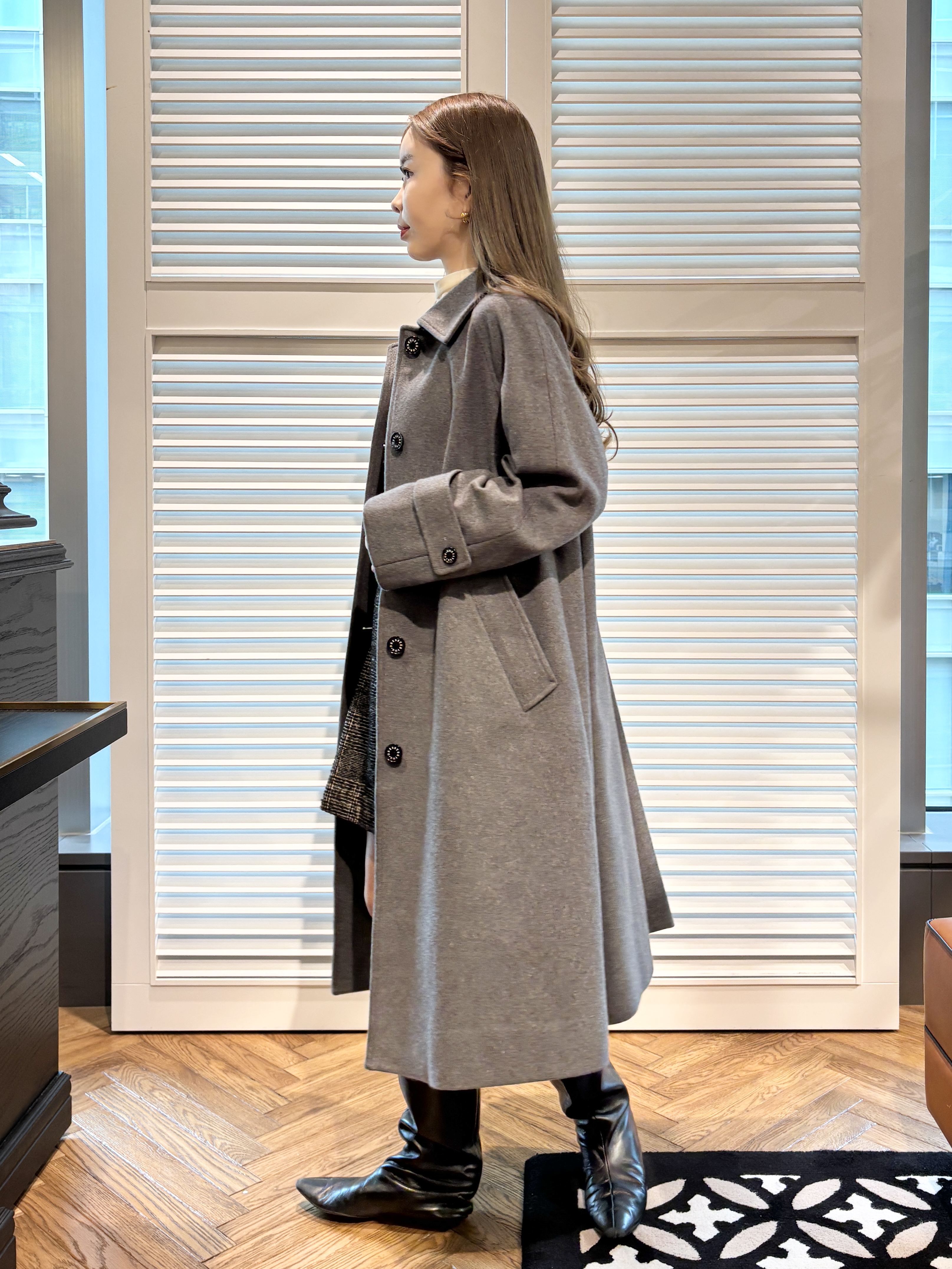 清水夏姫さんの「DRESSTERIOR｜Dhyana．（ディアナドット）&times;金子綾 ロングブーツ」を使ったコーディネート