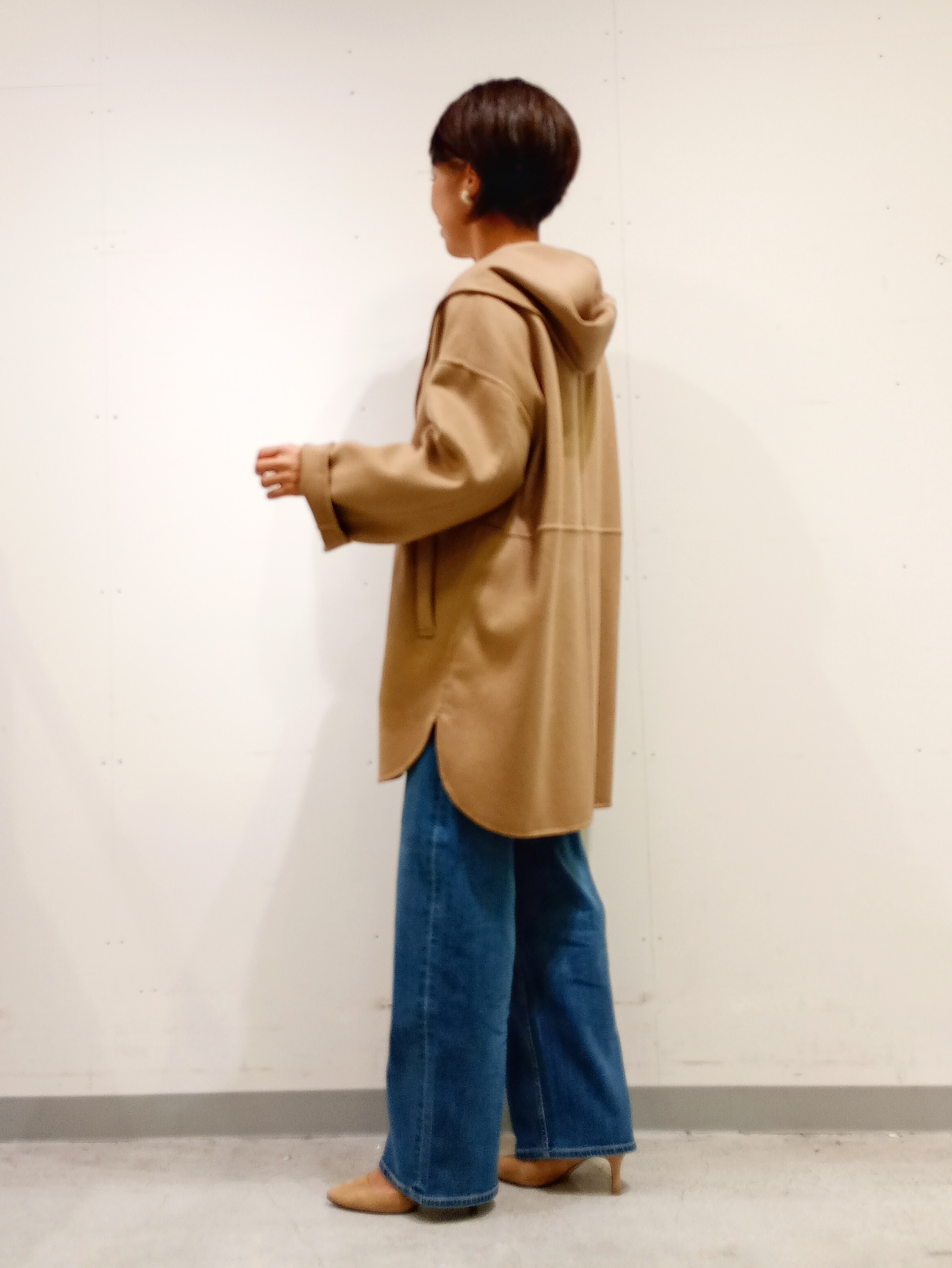 Kさんの「INDIVI｜【ウール混／配色／ゆったり】ミドル丈リバーフーディコート」を使ったコーディネート