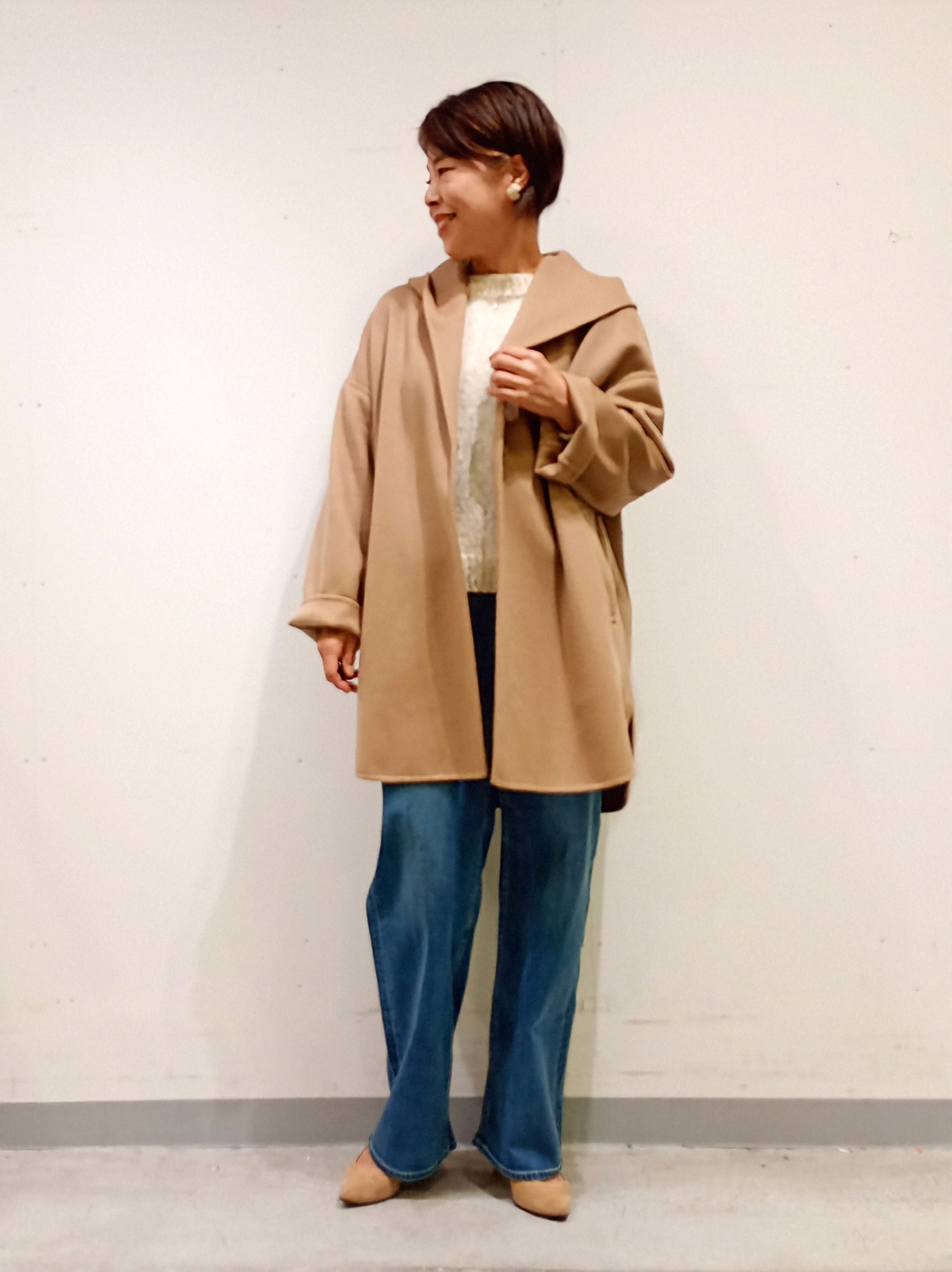 Kさんの「INDIVI｜【ウール混／配色／ゆったり】ミドル丈リバーフーディコート」を使ったコーディネート