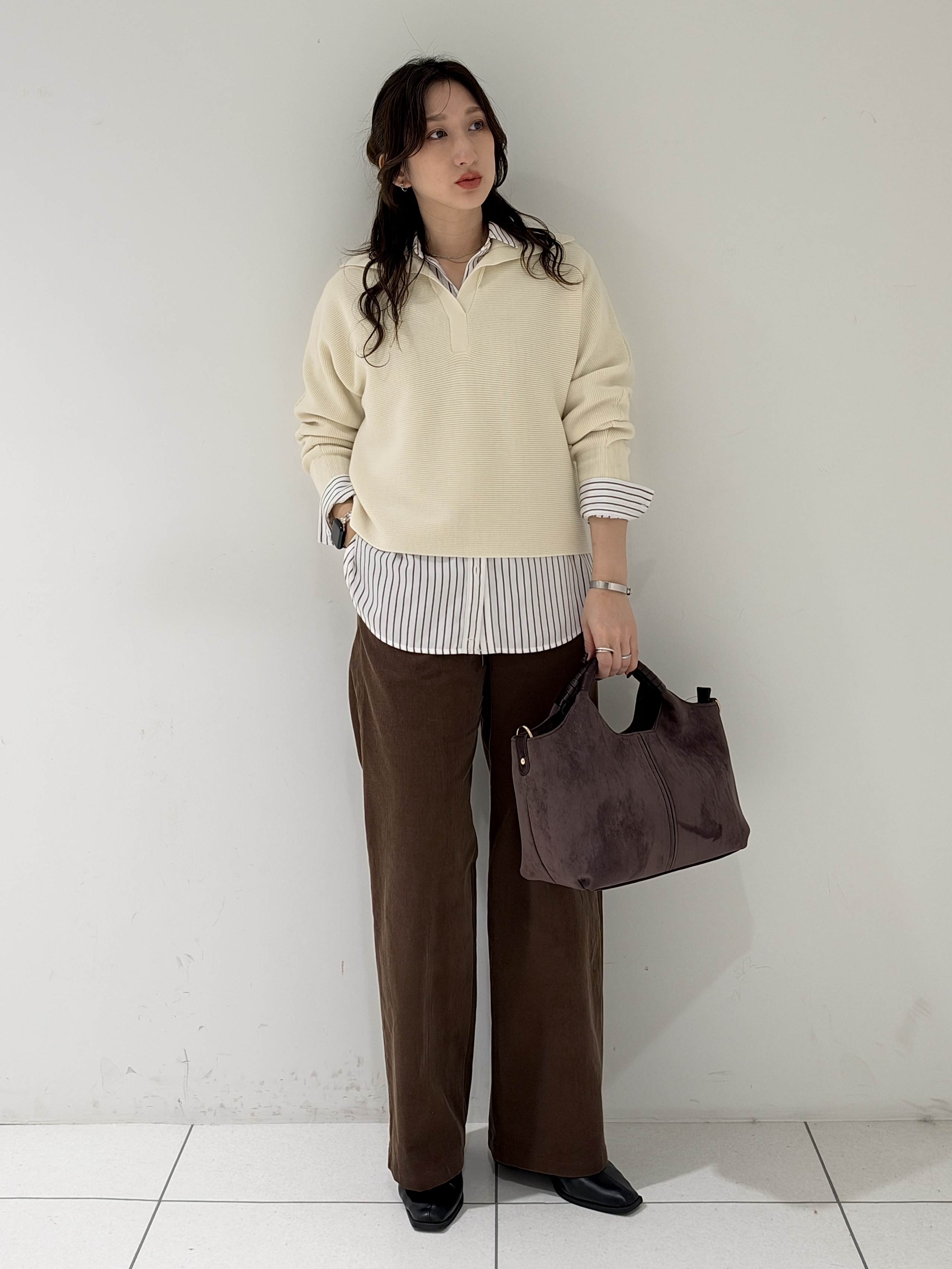 そんさんの「INDIVI｜【ウール混／配色／ゆったり】ミドル丈リバーフーディコート」を使ったコーディネート