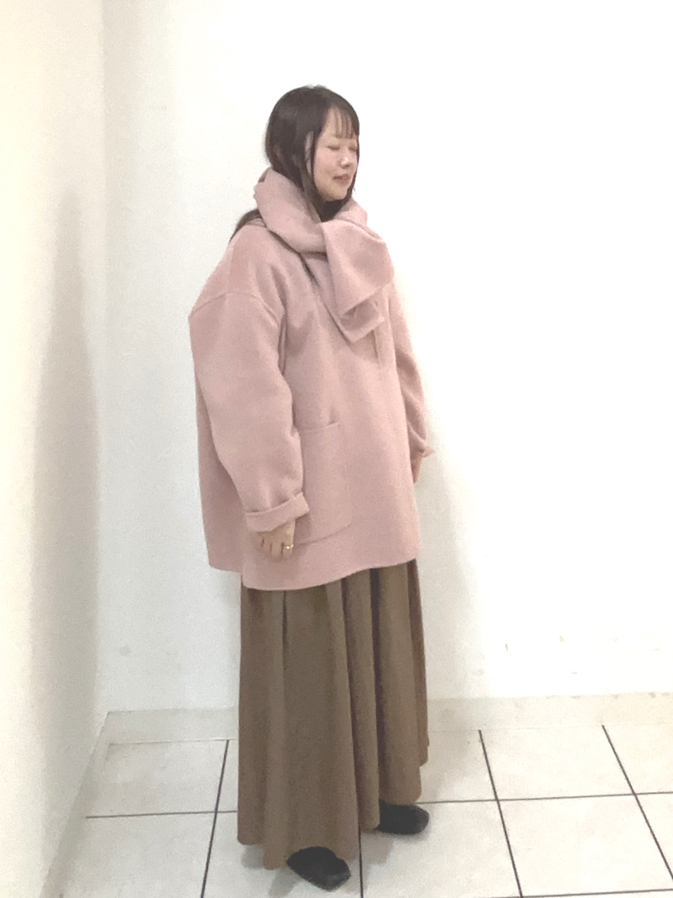 タマさんの「UNTITLED｜【マフラー付き/ゆったり】リバーコート」を使ったコーディネート
