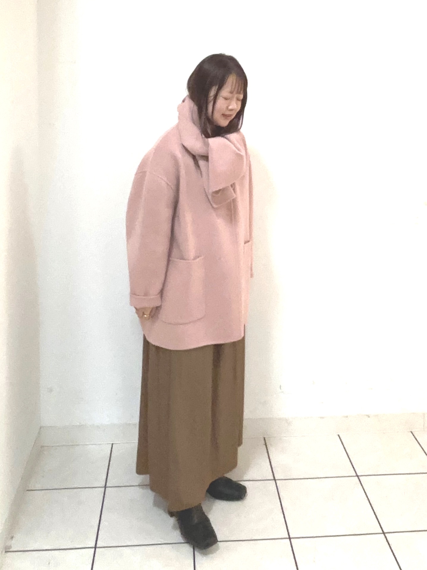 タマさんの「UNTITLED｜【マフラー付き/ゆったり】リバーコート」を使ったコーディネート