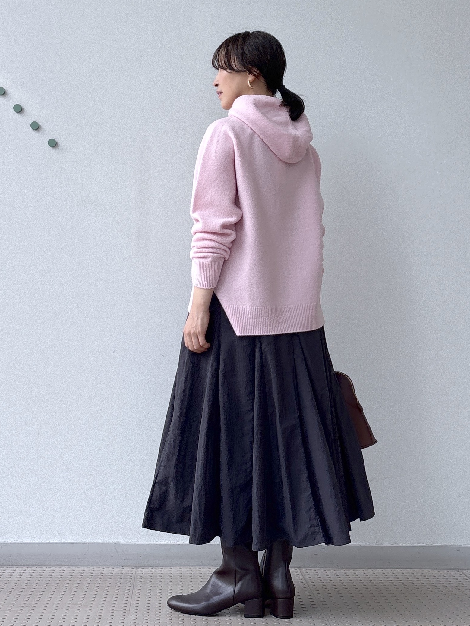 kawamuraさんの「DRESSTERIOR｜【5色展開/日本製】ホールガーメント ウールカシミヤパーカー」を使ったコーディネート