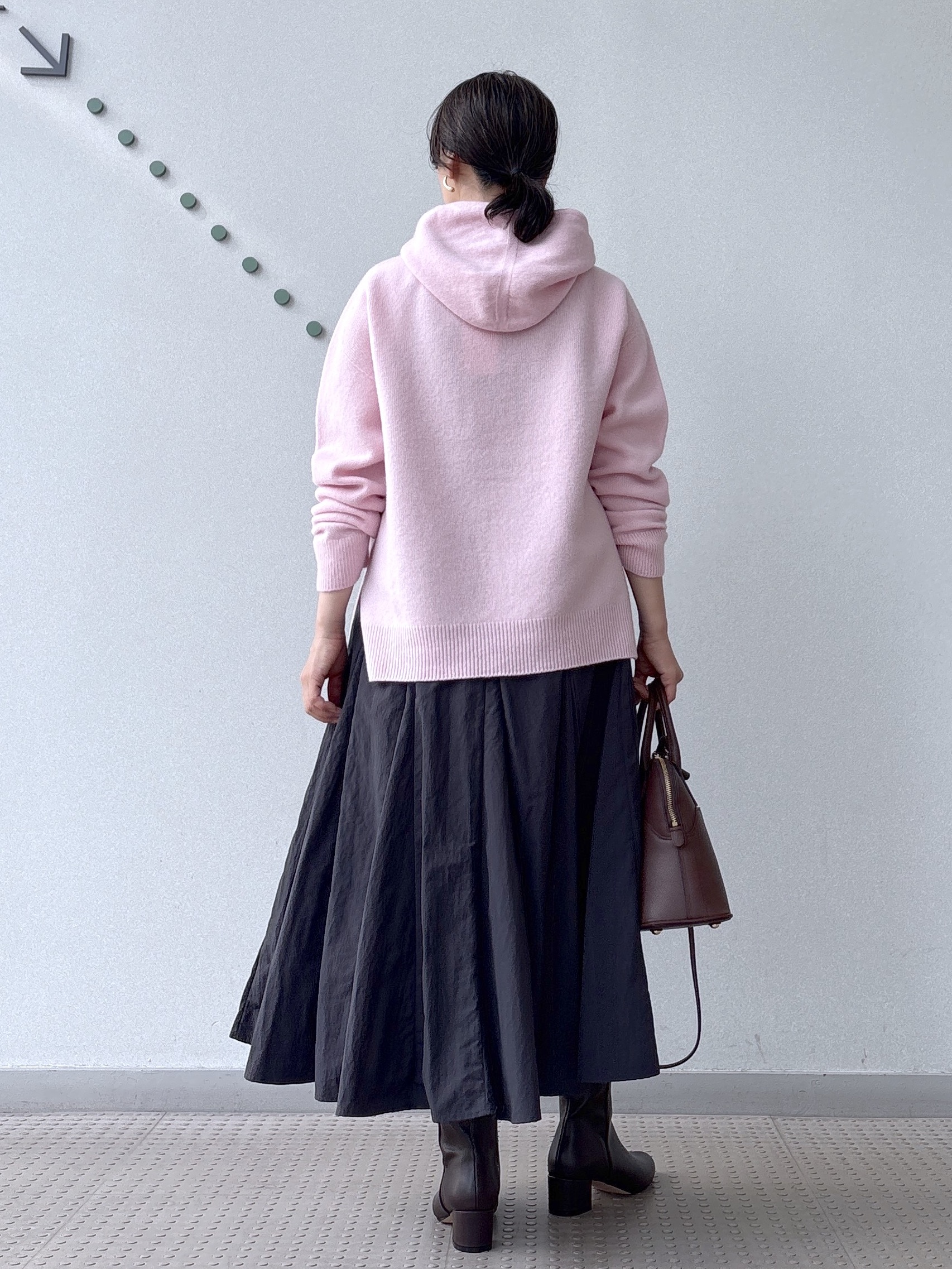 kawamuraさんの「DRESSTERIOR｜【5色展開/日本製】ホールガーメント ウールカシミヤパーカー」を使ったコーディネート