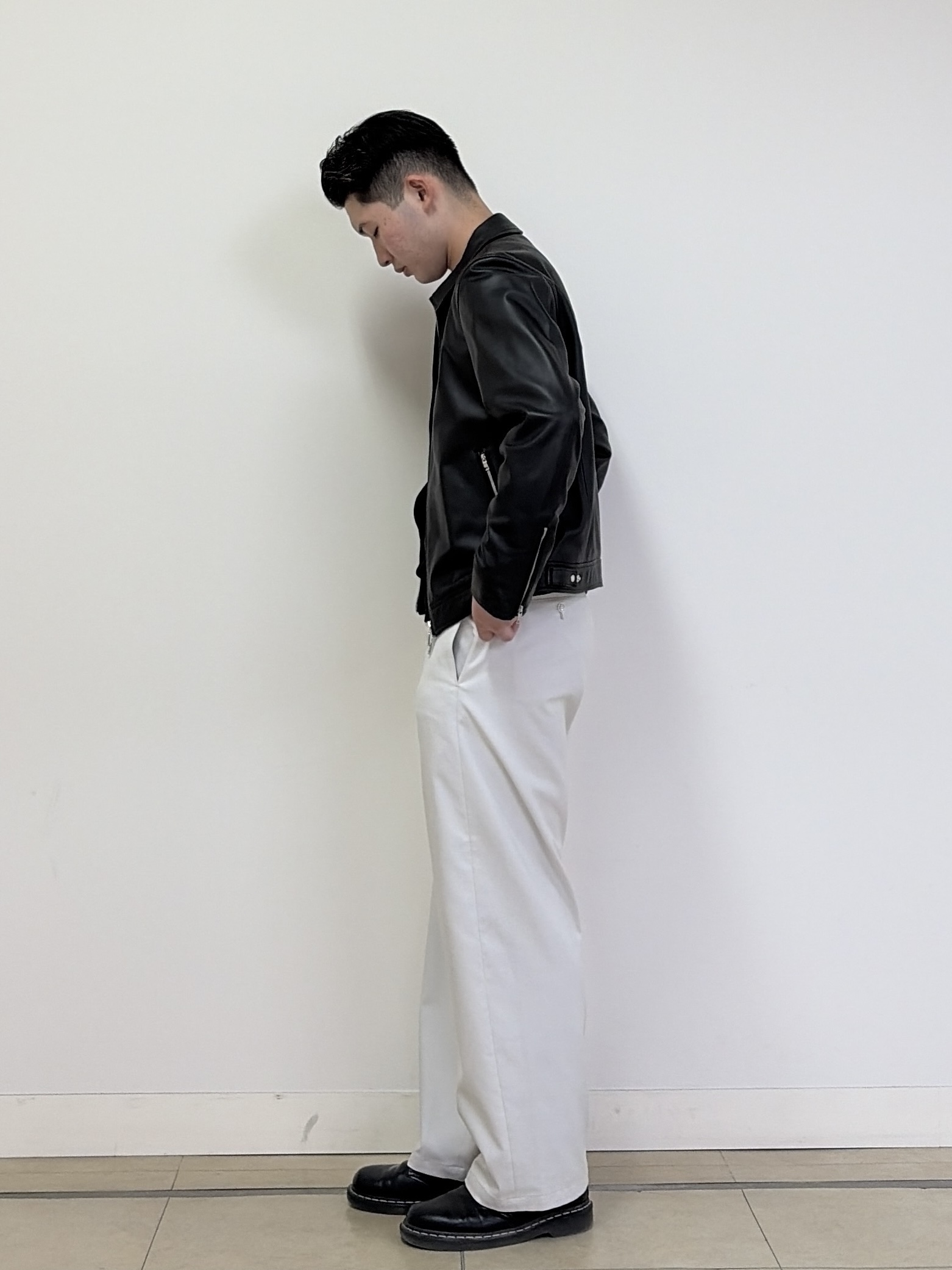 千葉亮太さんの「DRESSTERIOR｜【本革/MonoMax10月号掲載】ラムレザー ハリントンジャケット」を使ったコーディネート