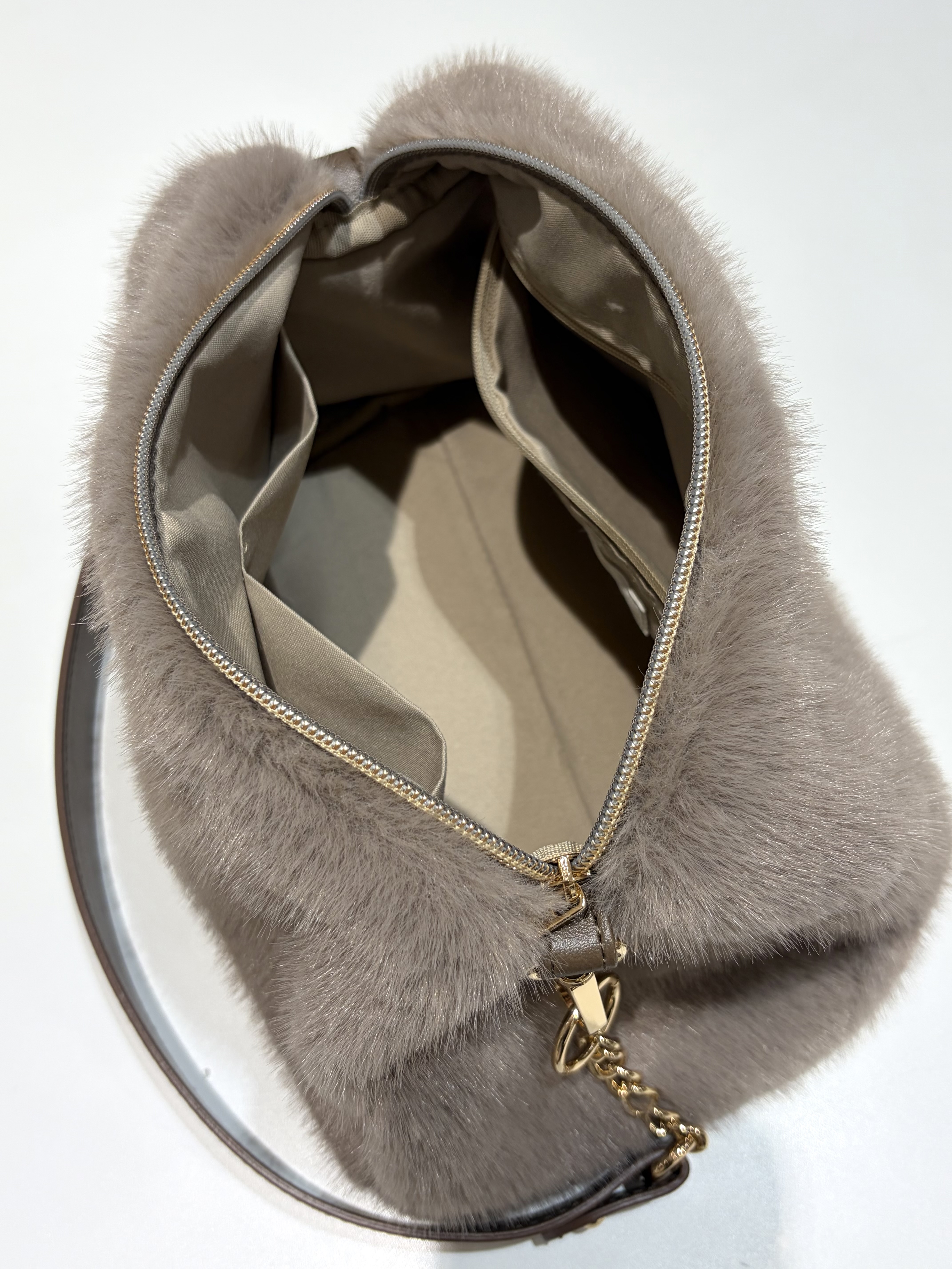 kikiさんの「grove｜【毛玉軽減・洗濯機OK】キレイが続く ガーターボートネックニット」を使ったコーディネート
