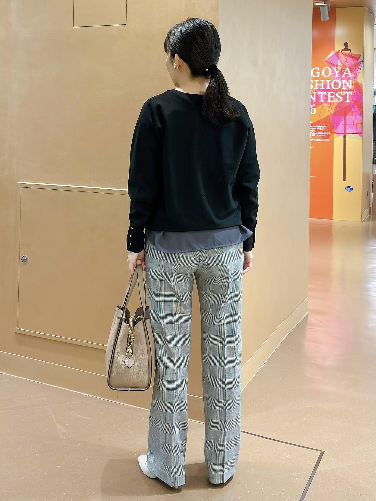 hattoriさんの「INDIVI｜【選べる6色／ストレッチ◎】きれいめドルマンスリーブニット」を使ったコーディネート