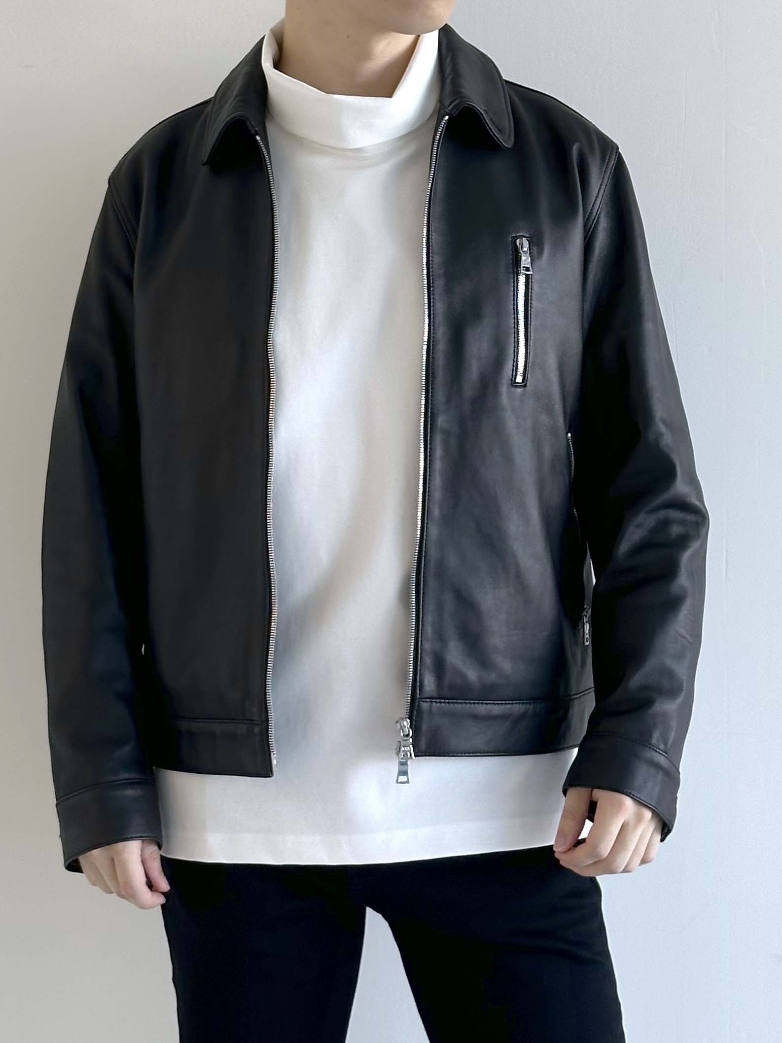 イッシーさんの「TAKEO KIKUCHI｜【BOWLER HAT LABEL】シングルレザーライダースジャケット」を使ったコーディネート