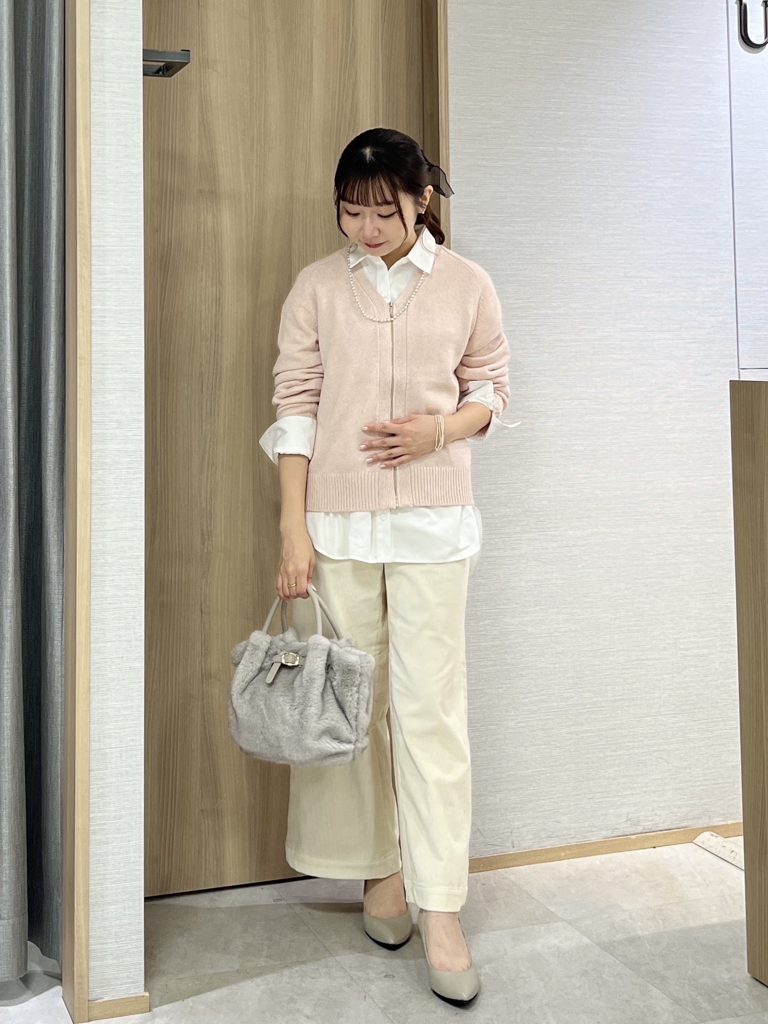KAHOさんの「UNTITLED｜【6色展開/コットン100】カラーベーシックシャツ」を使ったコーディネート