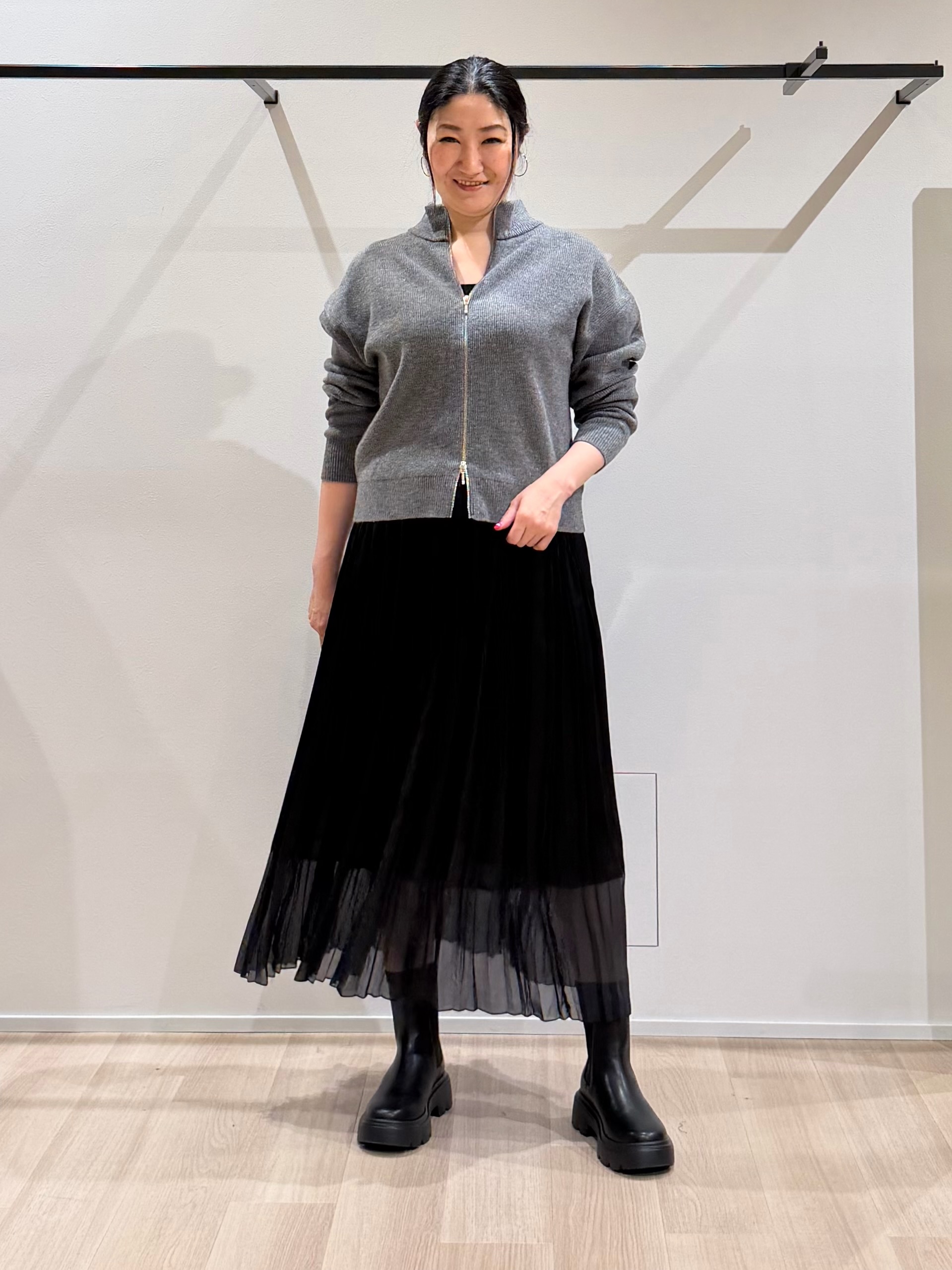 TOMOMIさんの「UNTITLED｜【きれいめカジュアル】スウェットライクニットプルオーバー」を使ったコーディネート