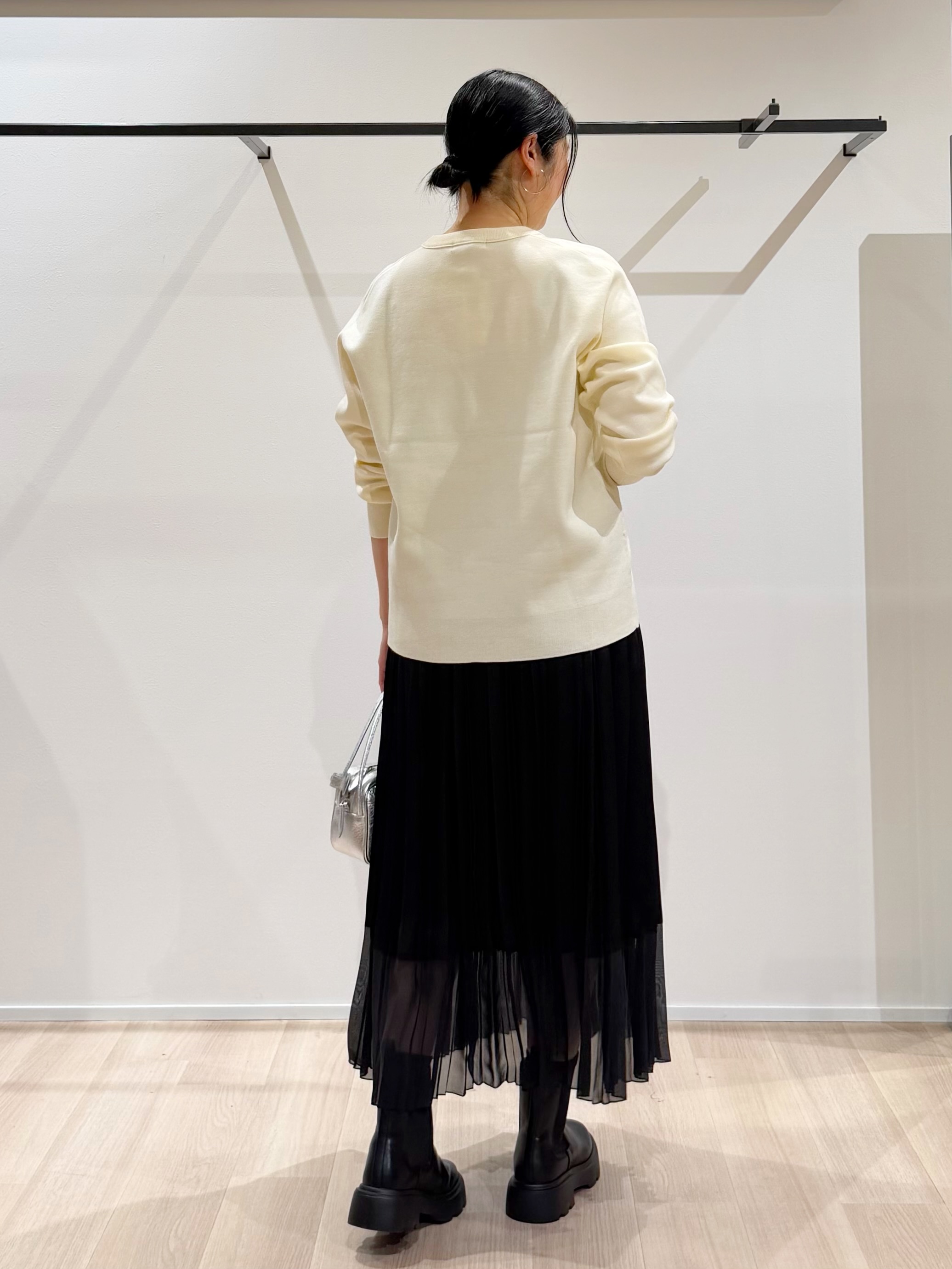 TOMOMIさんの「UNTITLED｜【きれいめカジュアル】スウェットライクニットプルオーバー」を使ったコーディネート