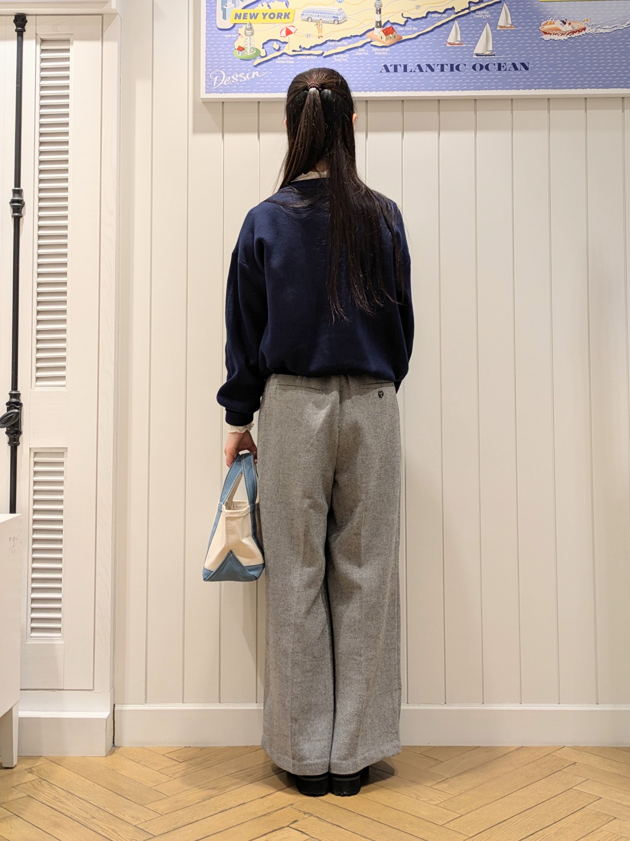 冨澤麻里さんの「Dessin｜【洗える/秋のレイヤード】シュリンクレース ハイネックプルオーバー」を使ったコーディネート
