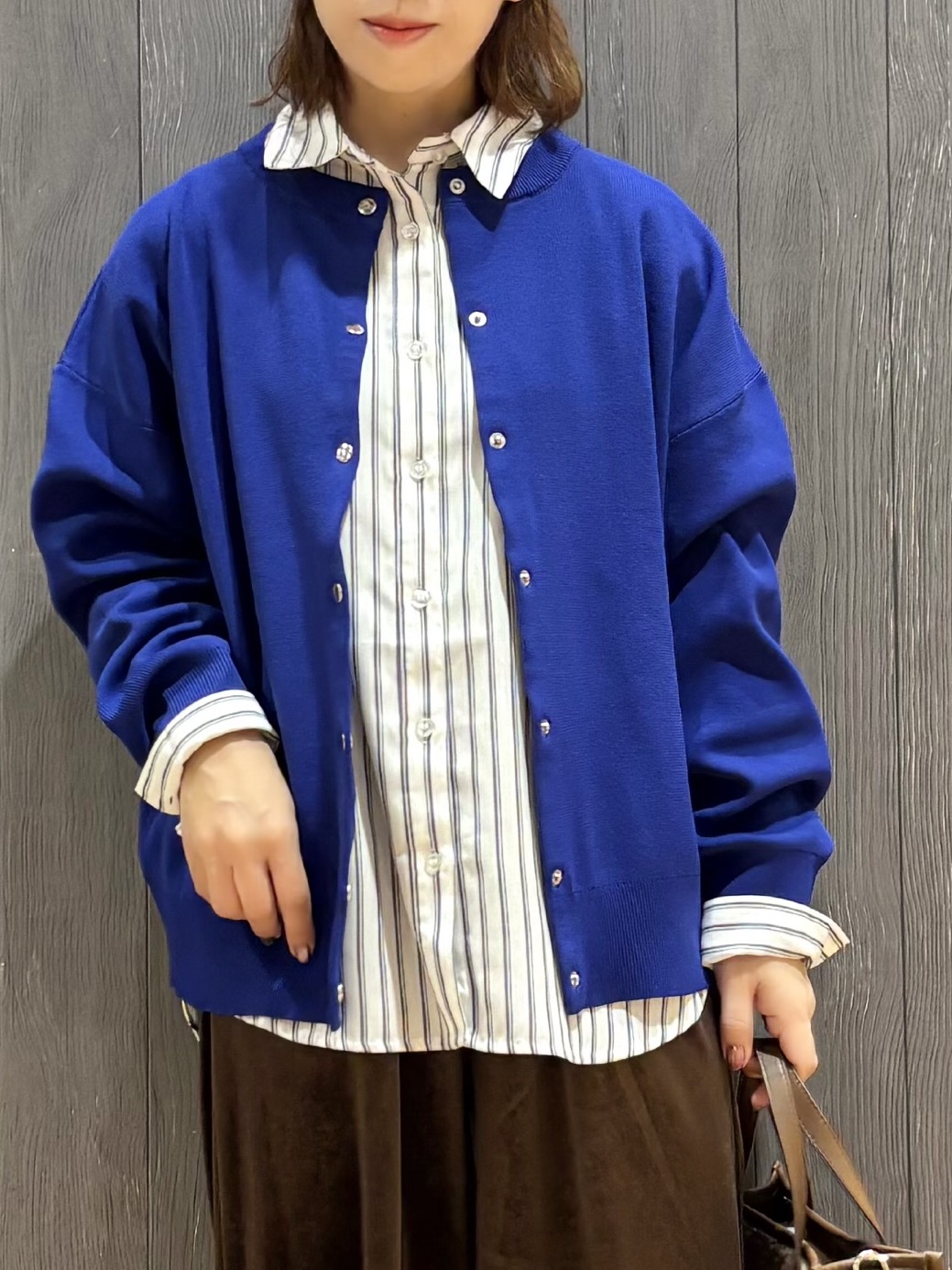 meiさんの「SHOO･LA･RUE｜【セットアップ可/洗濯機可】軽やかに羽織れる スポンディッシュ ニットカーディガン」を使ったコーディネート