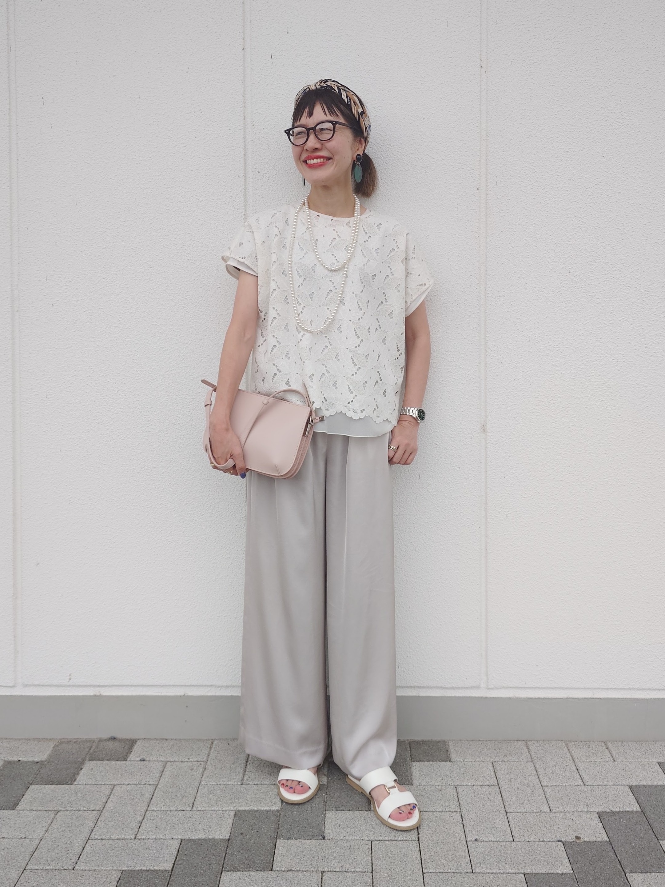 MUTSUKOさんの「UNTITLED｜【セットアップ可/品のある透け感】リーフレースブラウス」を使ったコーディネート