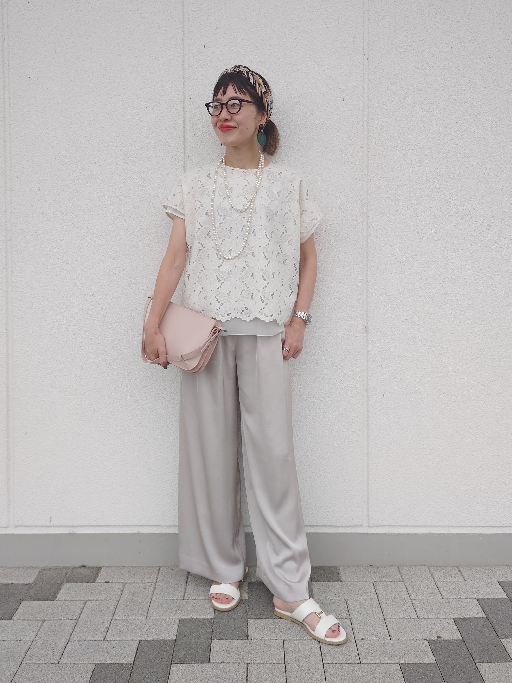 MUTSUKOさんの「UNTITLED｜【セットアップ可/品のある透け感】リーフレースブラウス」を使ったコーディネート