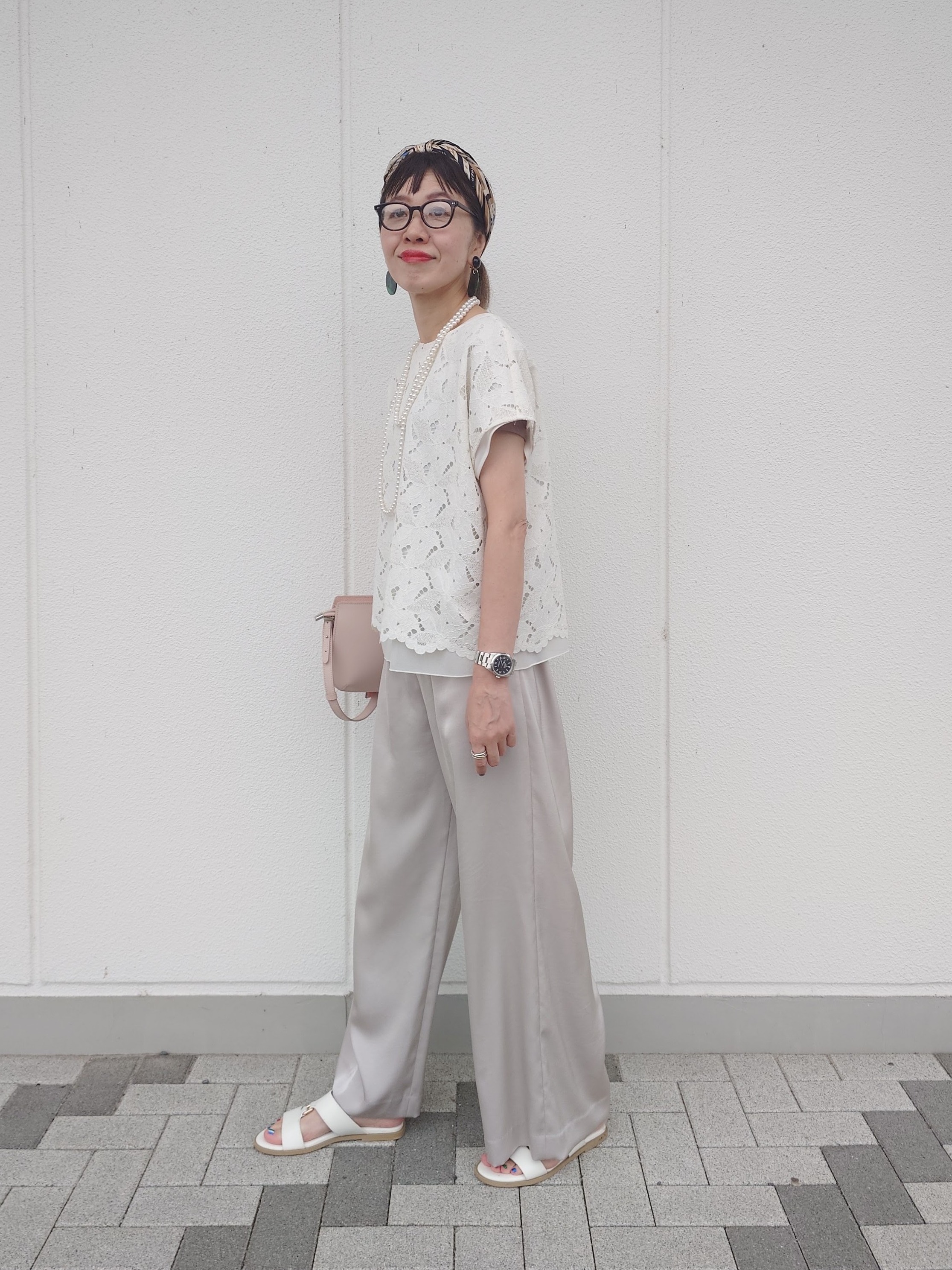 MUTSUKOさんの「UNTITLED｜【セットアップ可/品のある透け感】リーフレースブラウス」を使ったコーディネート