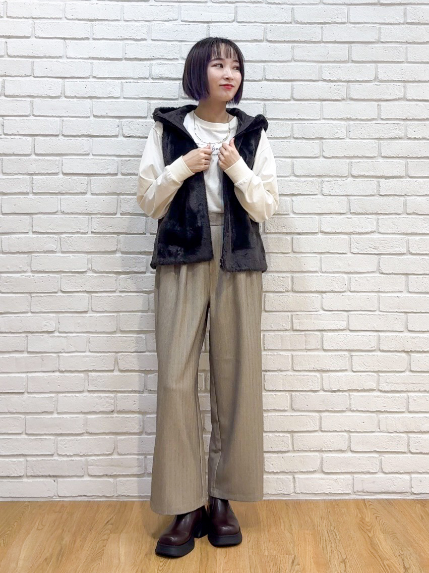 𝐜𝐡𝐢𝐤𝐚さんの「SHOO･LA･RUE｜【洗濯機可/撥水/マルチWAY】ファーライナー付き 毎日欲張りマンパ」を使ったコーディネート
