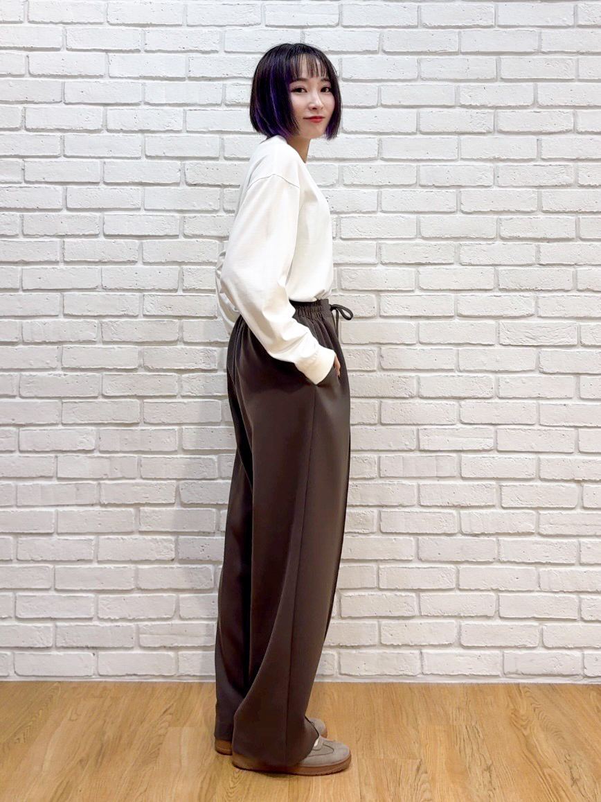 𝐜𝐡𝐢𝐤𝐚さんの「SHOO･LA･RUE｜【S-LL/洗濯機可/体型カバー】ライトオンスデニム ダブルポケット オーバーサイズシャツ」を使ったコーディネート