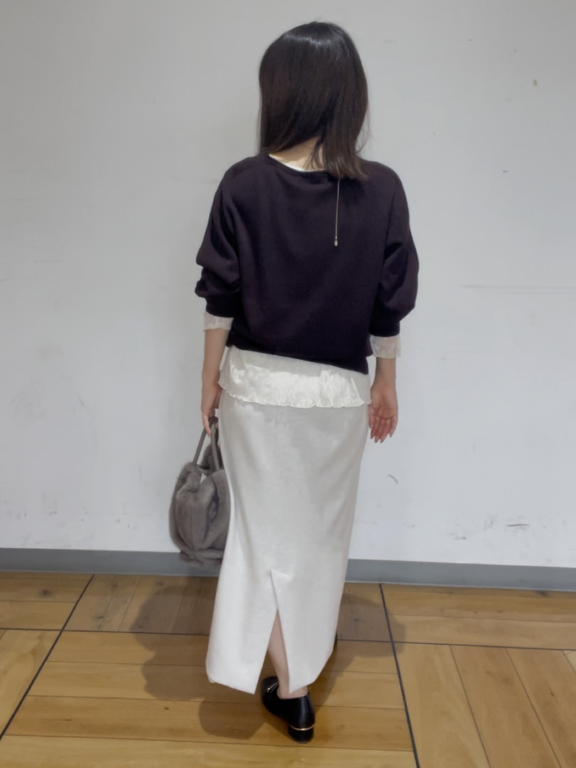ELENAさんの「UNTITLED｜【店頭人気！/8色展開】ボリュームスリーブニットプルオーバー」を使ったコーディネート