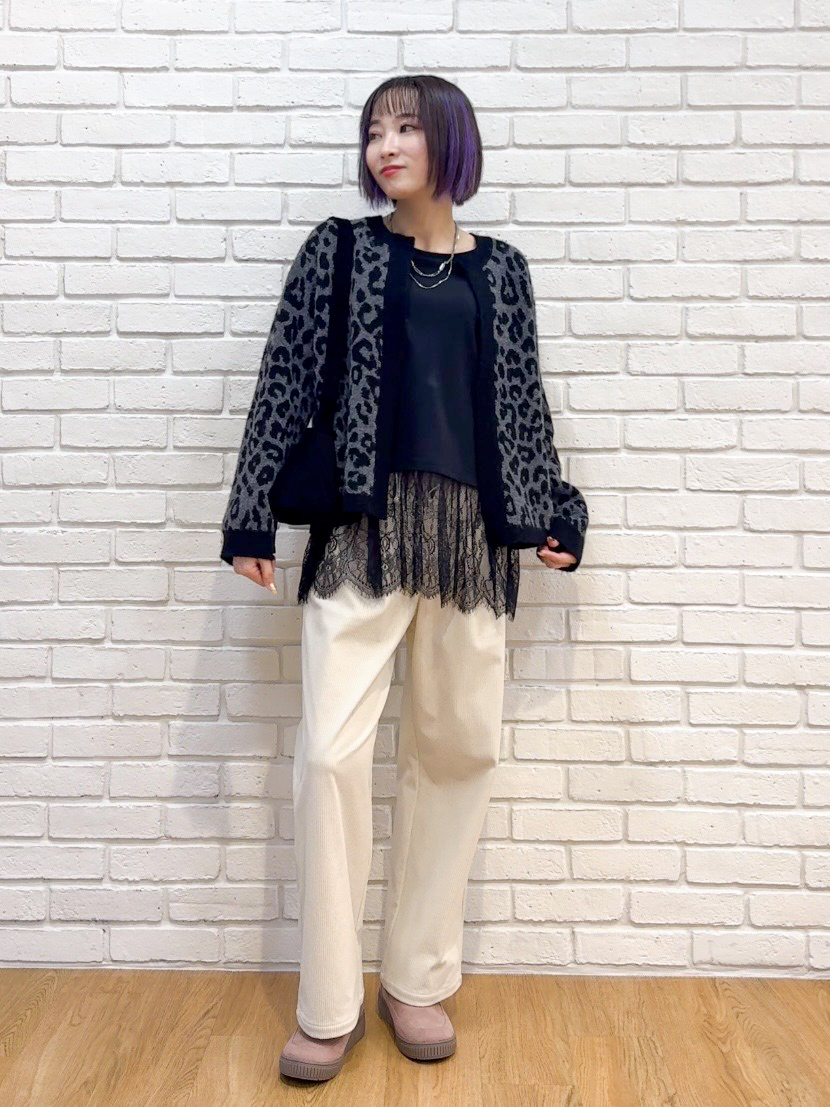𝐜𝐡𝐢𝐤𝐚さんの「SHOO･LA･RUE｜【洗濯機可/S-LL】ジャケット感覚で着られる バイカラーニットカーディガン」を使ったコーディネート