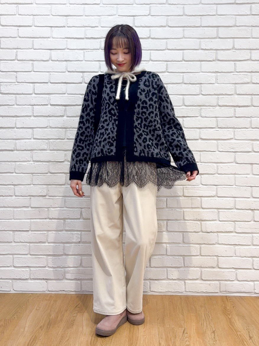 𝐜𝐡𝐢𝐤𝐚さんの「SHOO･LA･RUE｜【洗濯機可/S-LL】ジャケット感覚で着られる バイカラーニットカーディガン」を使ったコーディネート