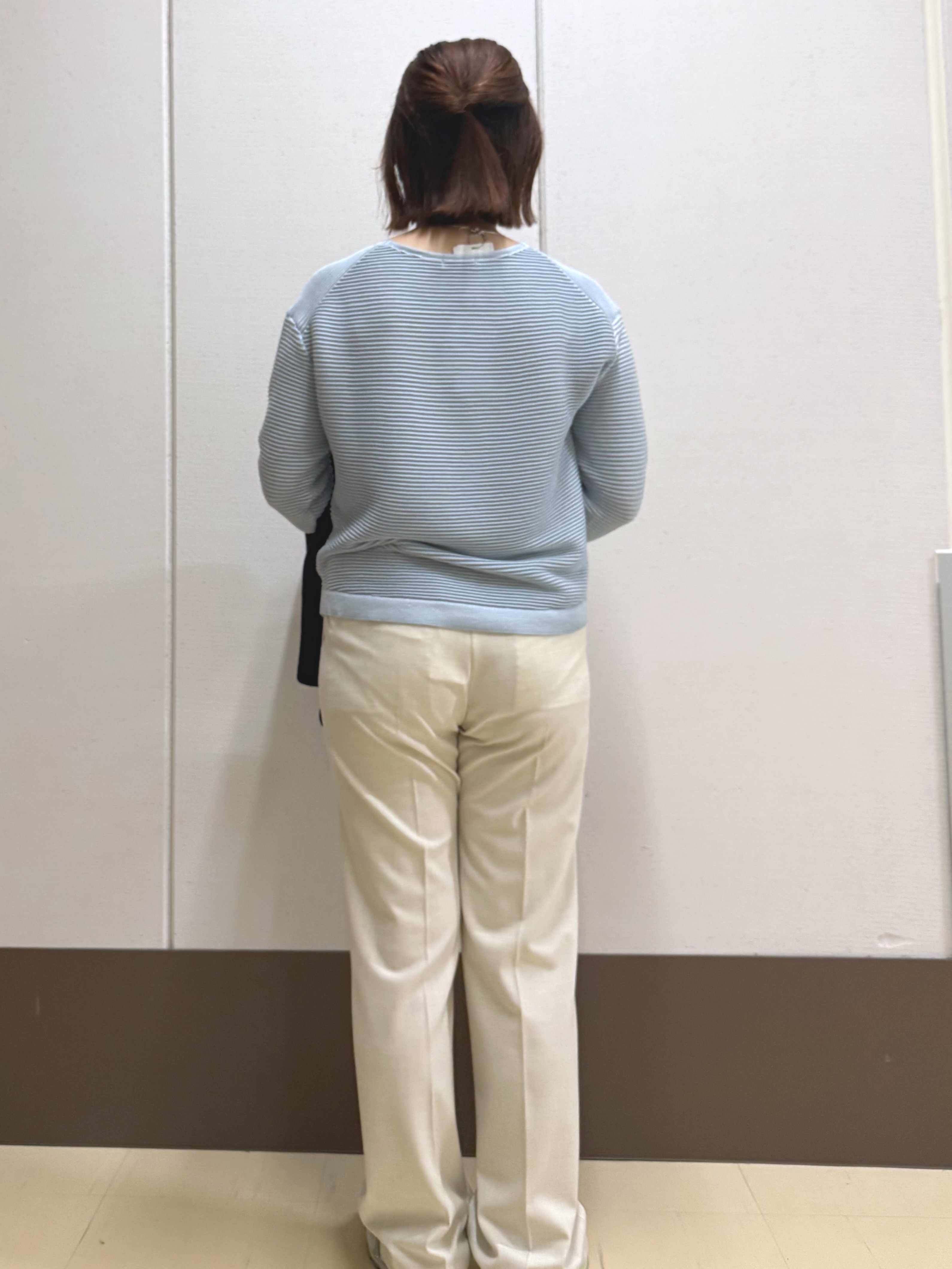 Rikoさんの「INDIVI｜【ウール混／体型カバー】ラメガーター編み Vネックニット」を使ったコーディネート
