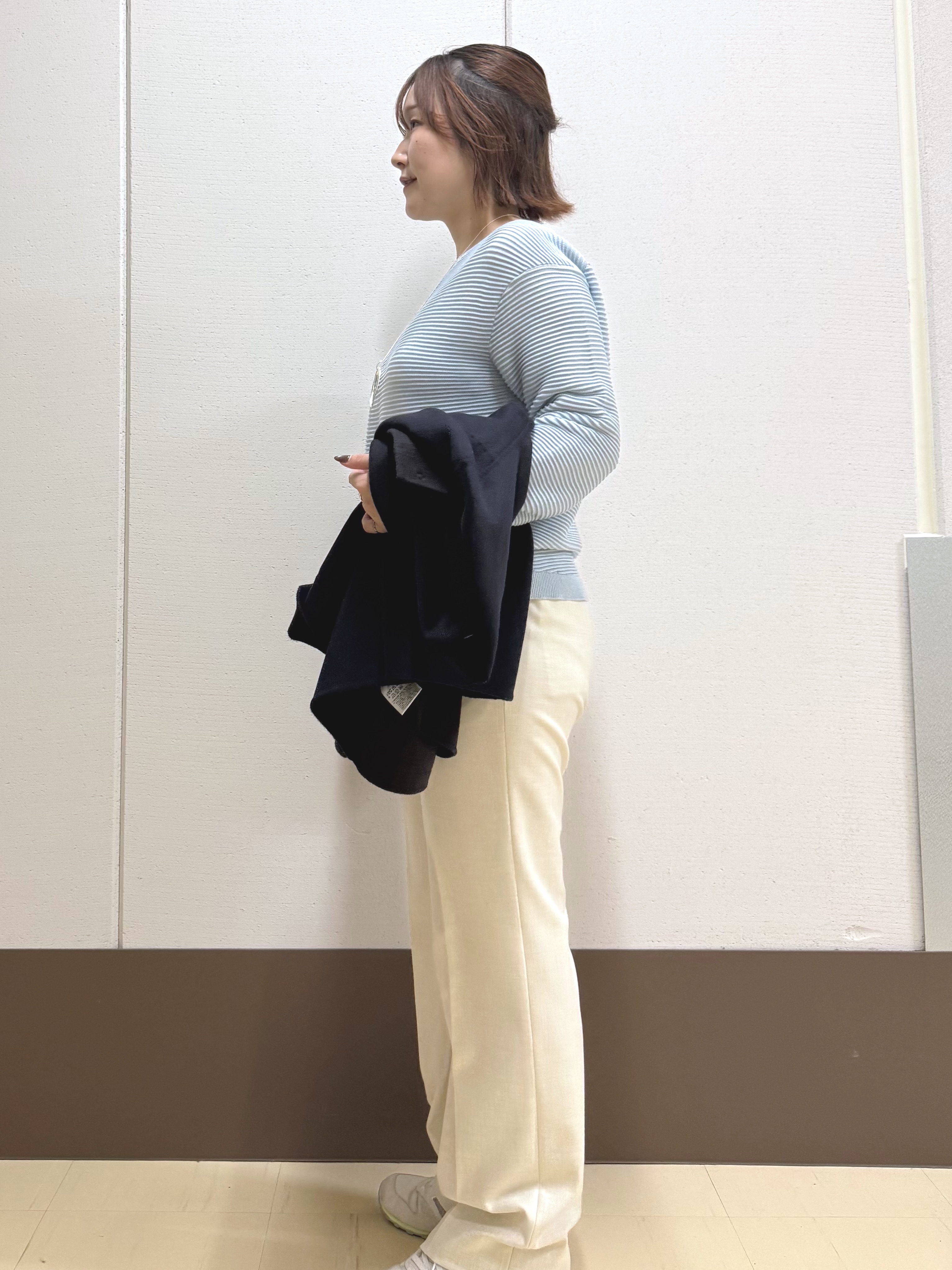Rikoさんの「INDIVI｜【ウール混／体型カバー】ラメガーター編み Vネックニット」を使ったコーディネート