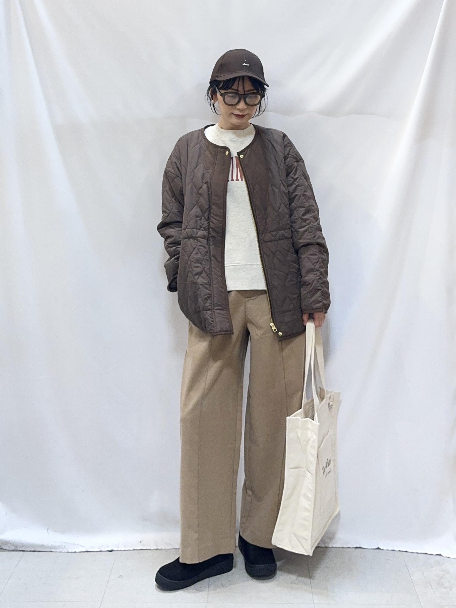 𝐇𝐢𝐫𝐨𝐦𝐢さんの「SHOO･LA･RUE｜【撥水/S-LL/洗濯機可】ウエスト絞れる キルト中綿ジャケット」を使ったコーディネート