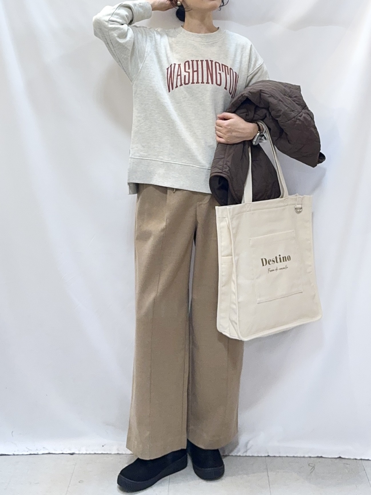𝐇𝐢𝐫𝐨𝐦𝐢さんの「SHOO･LA･RUE｜【撥水/S-LL/洗濯機可】ウエスト絞れる キルト中綿ジャケット」を使ったコーディネート