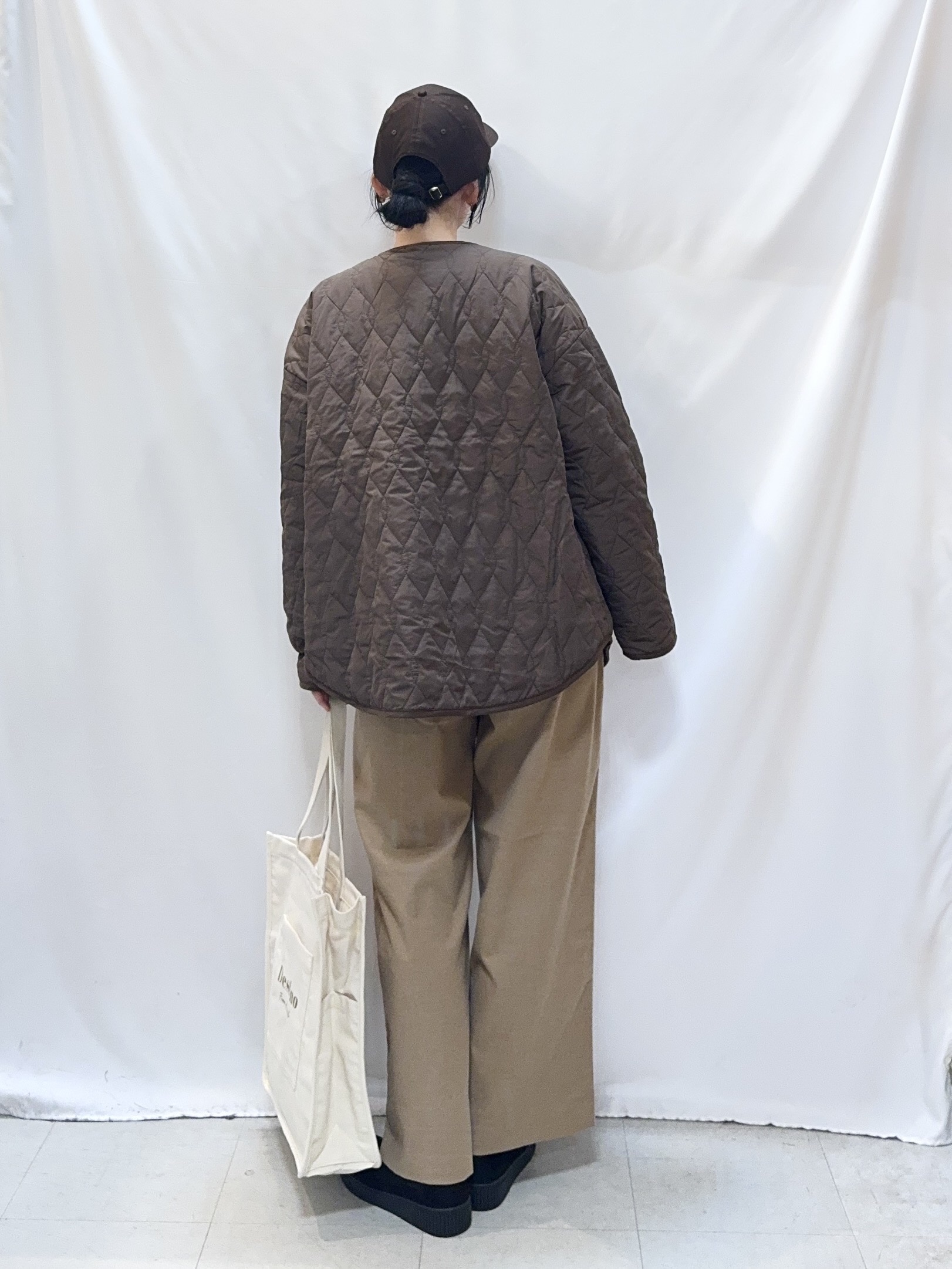 𝐇𝐢𝐫𝐨𝐦𝐢さんの「SHOO･LA･RUE｜【撥水/S-LL/洗濯機可】ウエスト絞れる キルト中綿ジャケット」を使ったコーディネート