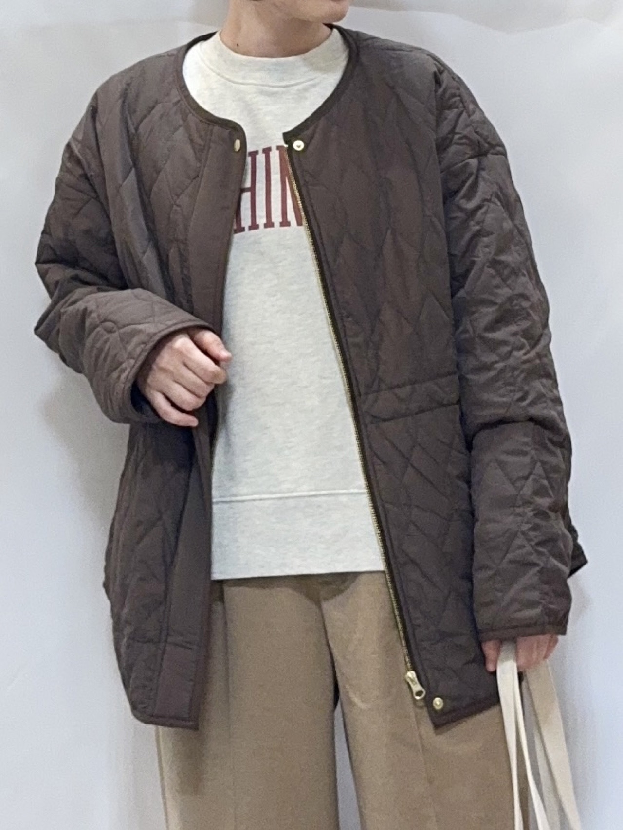 𝐇𝐢𝐫𝐨𝐦𝐢さんの「SHOO･LA･RUE｜【撥水/S-LL/洗濯機可】ウエスト絞れる キルト中綿ジャケット」を使ったコーディネート