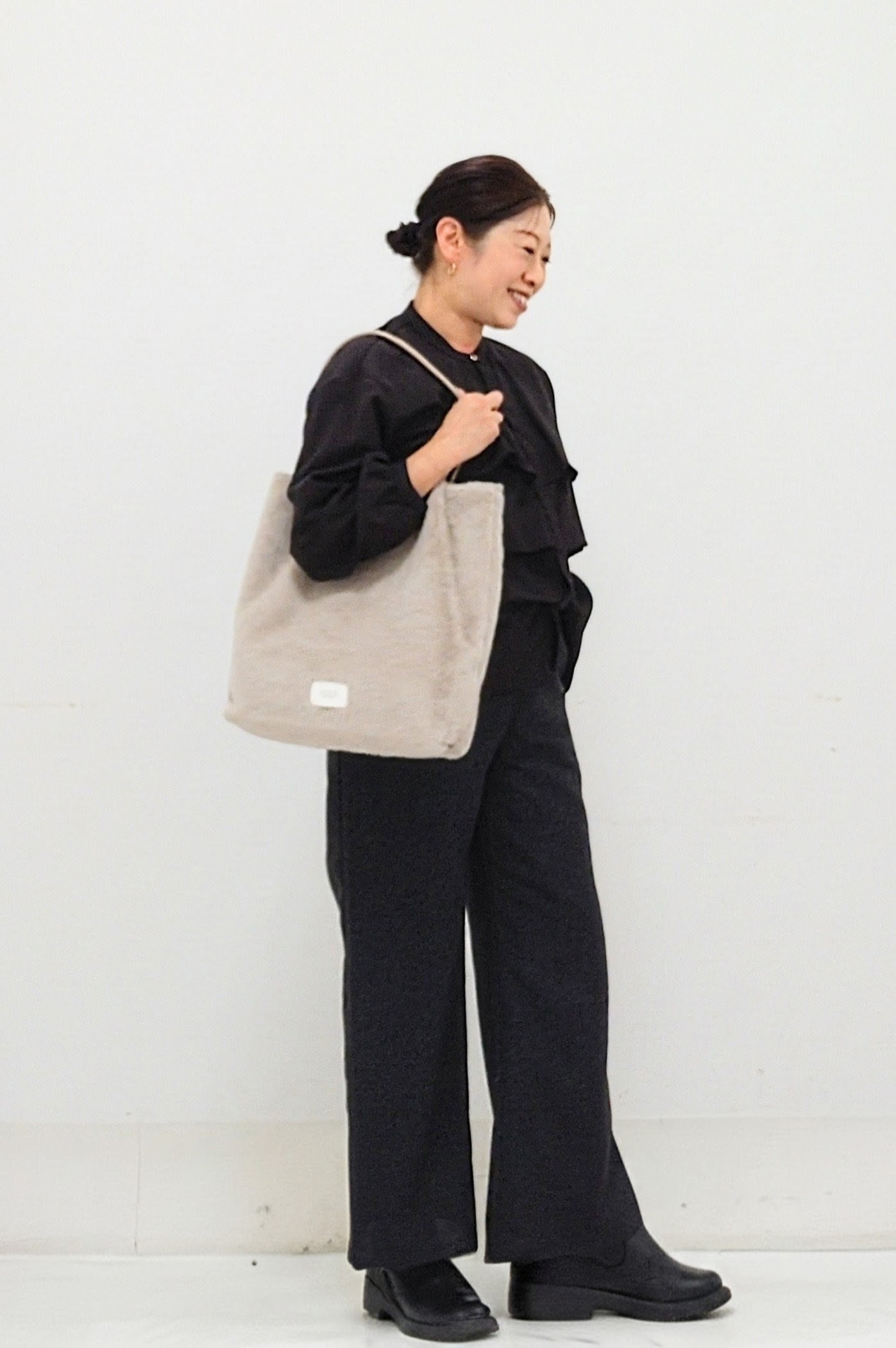 KJさんの「Dessin｜【秋羽織り/洗える】ハウンドトゥースフリルブラウス」を使ったコーディネート