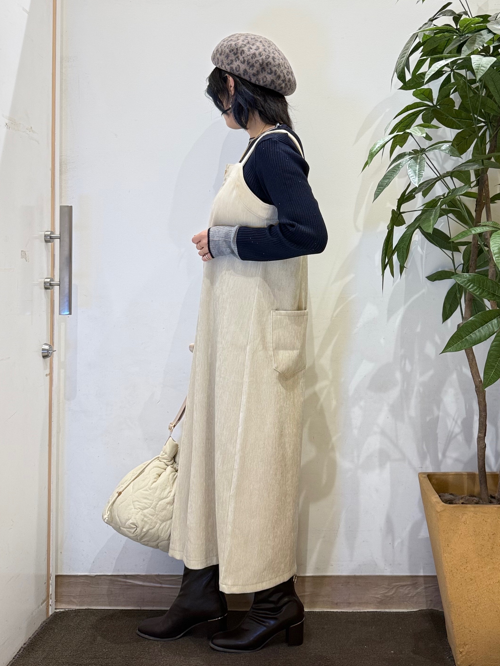 misakiさんの「SHOO･LA･RUE｜【S-LL/洗濯機可】フロントジップ ベロアジャンドレ」を使ったコーディネート