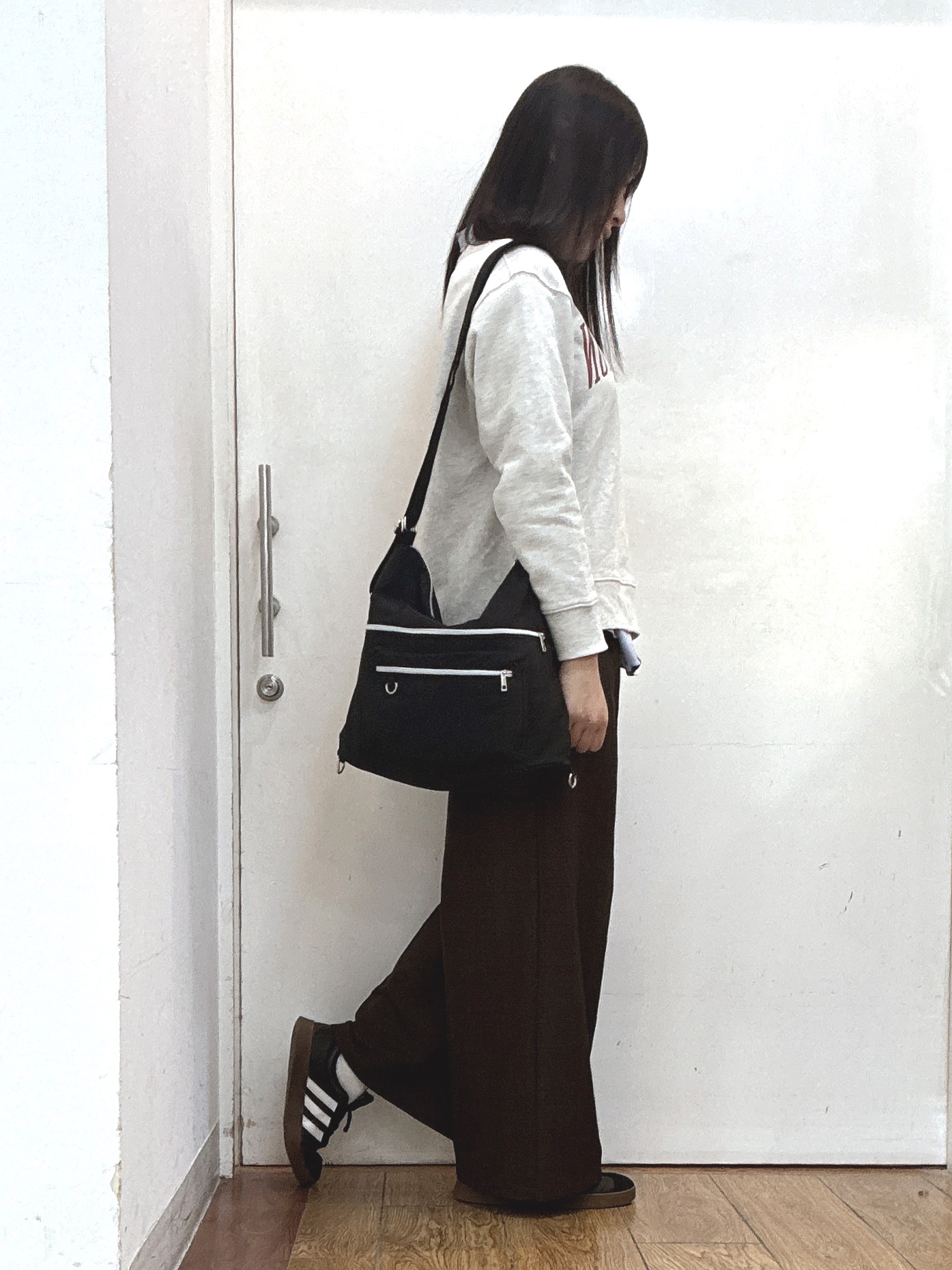 Karinさんの「SHOO･LA･RUE｜【S-LL/洗濯機可】ゆるっと着られる 裏毛プリントアソートスウェット」を使ったコーディネート