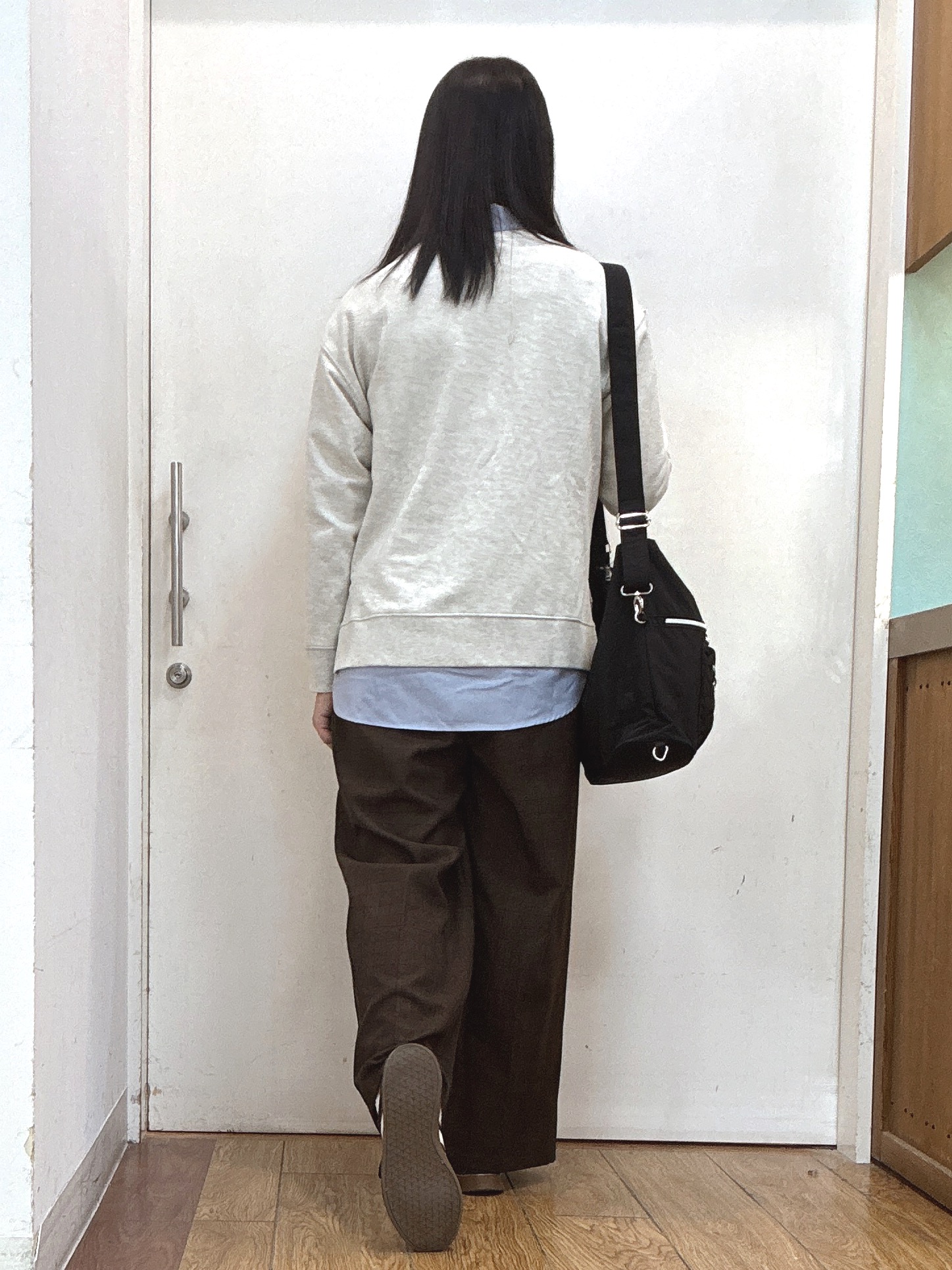 Karinさんの「SHOO･LA･RUE｜【S-LL/洗濯機可】ゆるっと着られる 裏毛プリントアソートスウェット」を使ったコーディネート