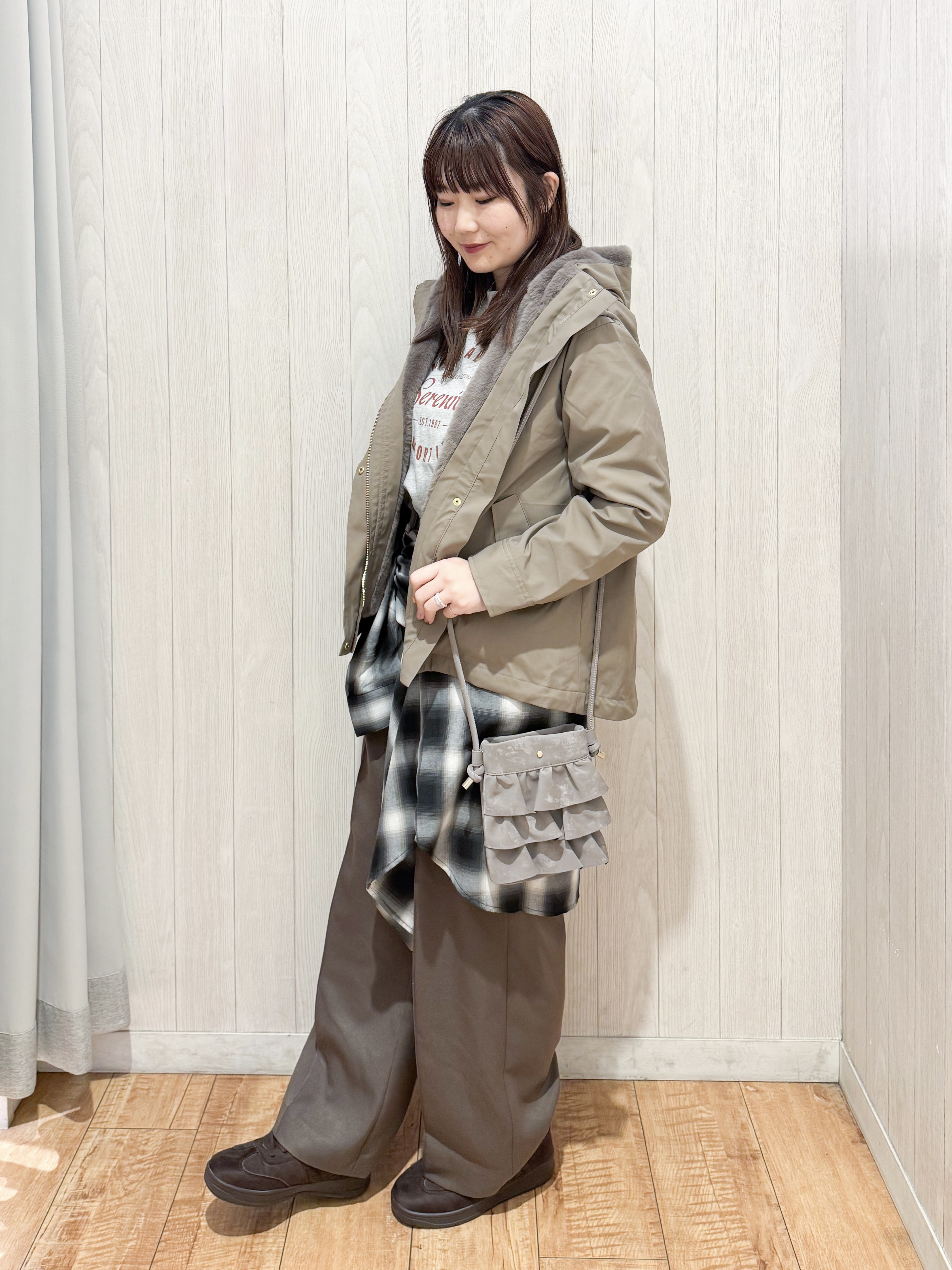 愛さんの「SHOO･LA･RUE｜【洗濯機可/撥水/マルチWAY】ファーライナー付き 毎日欲張りマンパ」を使ったコーディネート
