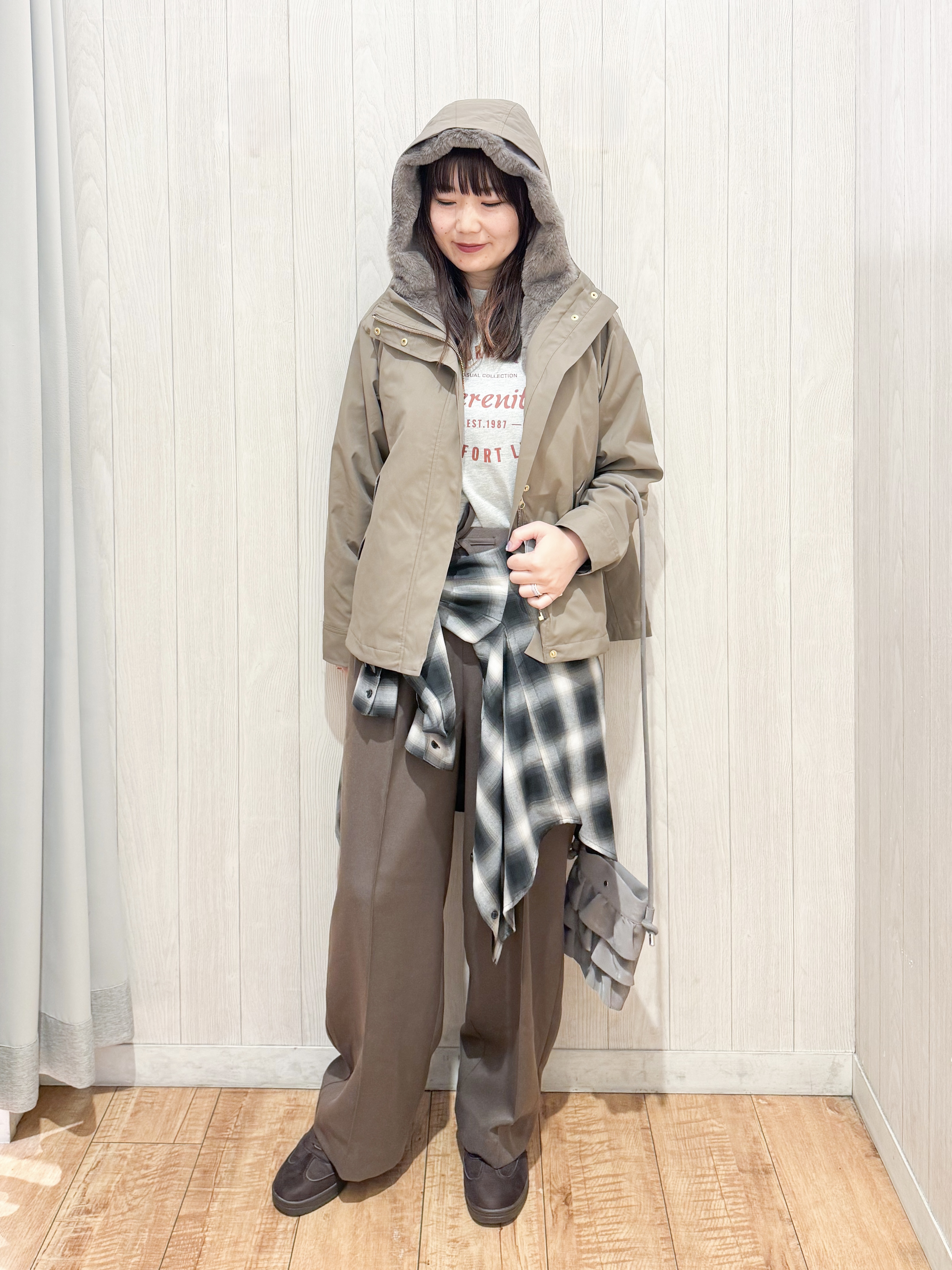 愛さんの「SHOO･LA･RUE｜【洗濯機可/撥水/マルチWAY】ファーライナー付き 毎日欲張りマンパ」を使ったコーディネート