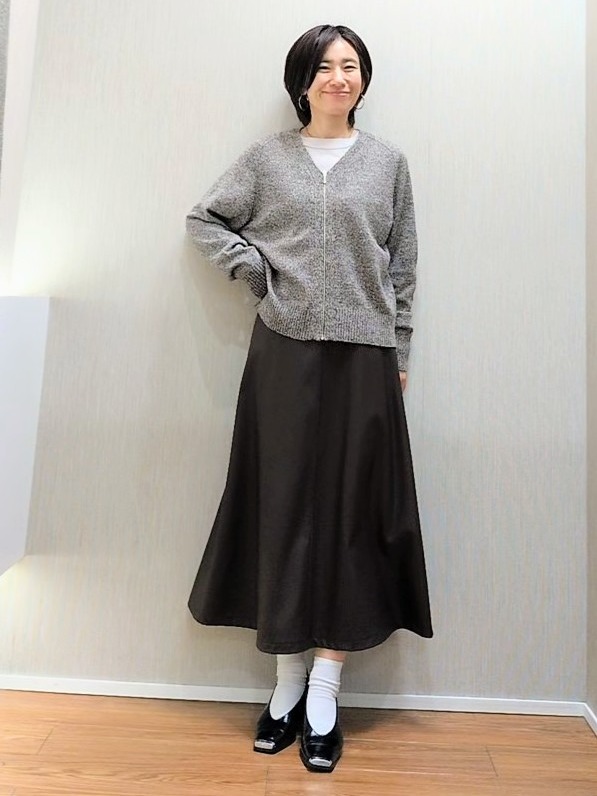 ミズタさんの「UNTITLED｜【アンサンブル可能/オンオフ使える】シルクウールカシミヤプルオーバー」を使ったコーディネート