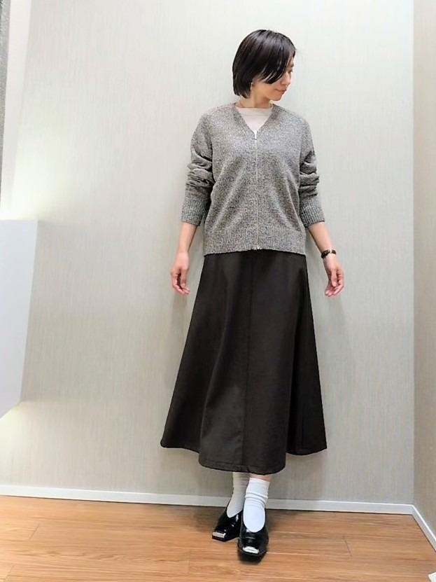 ミズタさんの「UNTITLED｜【アンサンブル可能/オンオフ使える】シルクウールカシミヤプルオーバー」を使ったコーディネート