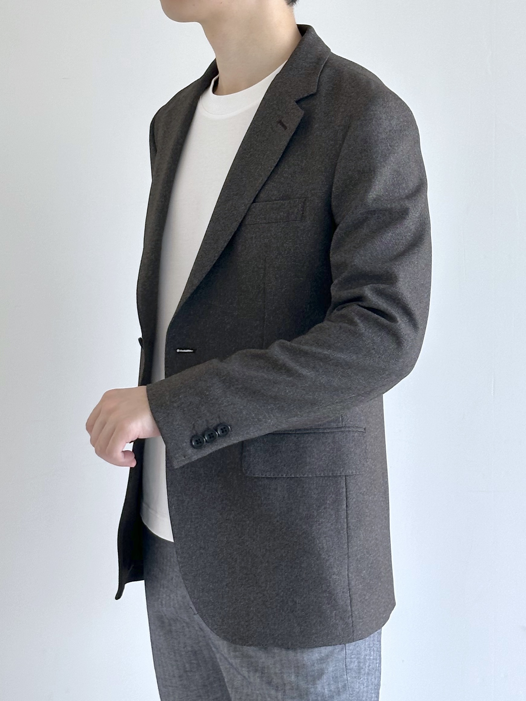 イッシーさんの「TAKEO KIKUCHI｜ウールライクキャットフット ジャケット」を使ったコーディネート