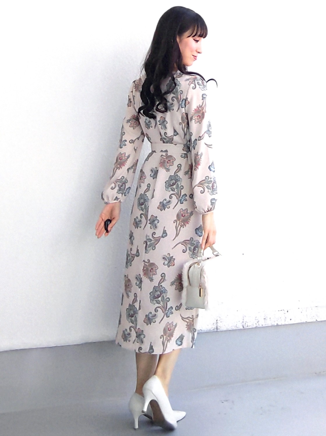 keinaさんの「SunaUna｜【手洗い可／日本製】ペイズリー柄パフスリーブワンピース」を使ったコーディネート