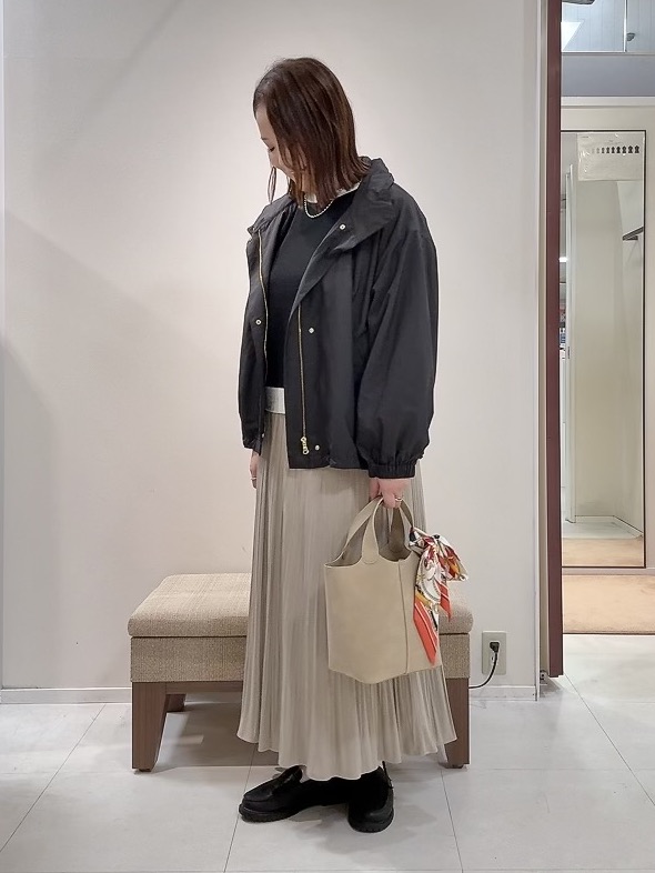 YUIさんの「UNTITLED｜【撥水/軽アウター/2way】タフタマウンテンパーカー」を使ったコーディネート