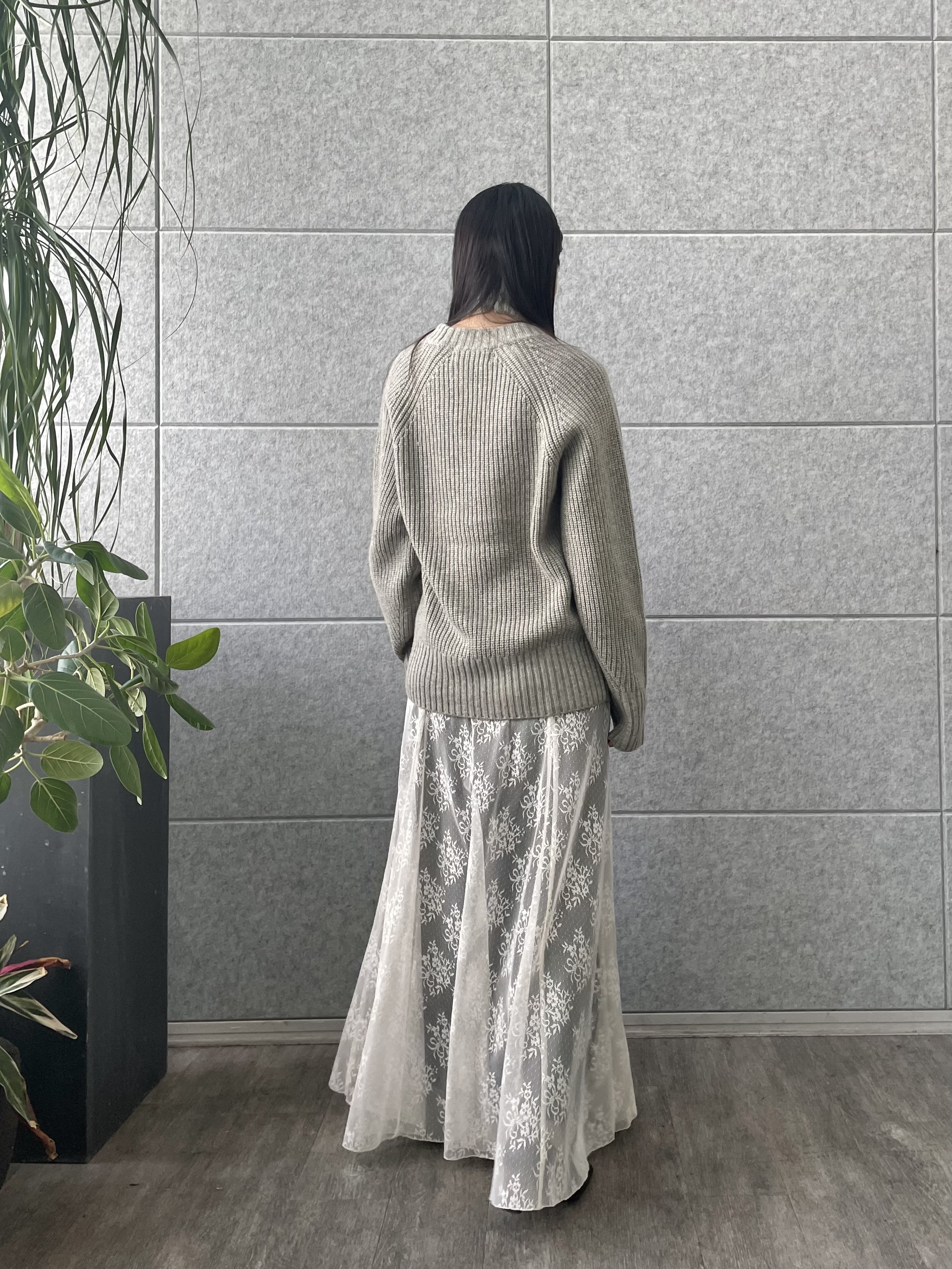 丸山加奈子さんの「CODE A｜【Re】dual form zip knit」を使ったコーディネート