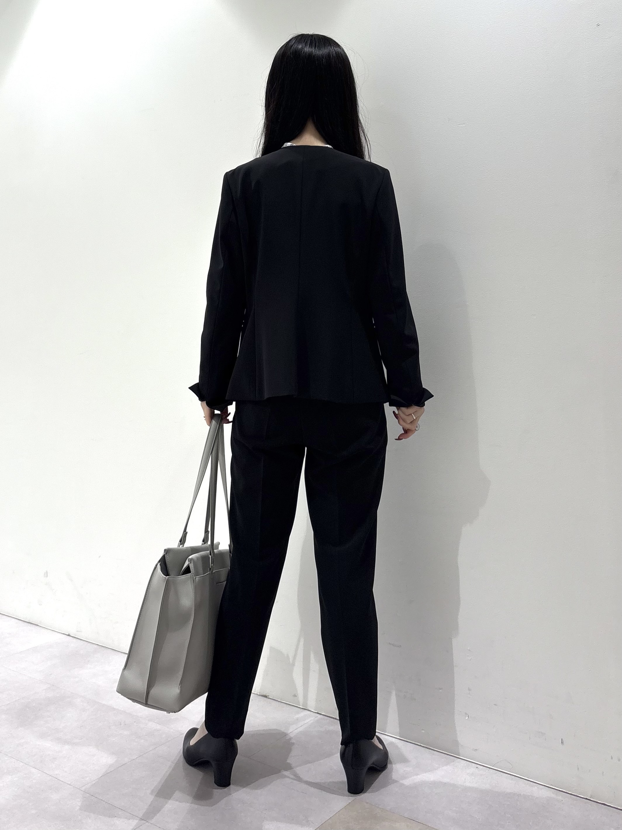 KEIKOさんの「INDIVI｜【通勤スーツ／洗える】ストレッチカラーレスジャケット」を使ったコーディネート