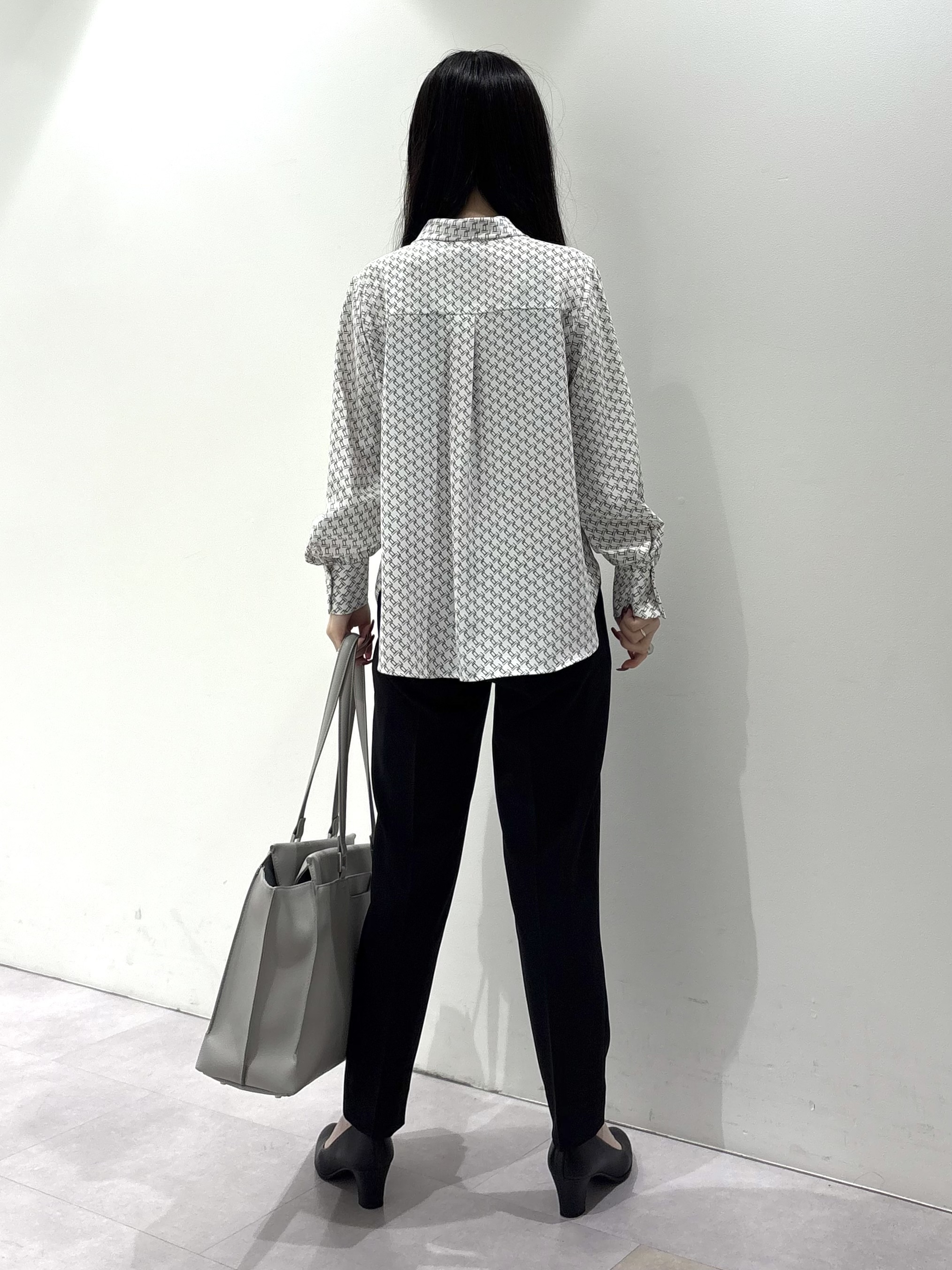 KEIKOさんの「INDIVI｜【通勤スーツ／洗える】ストレッチカラーレスジャケット」を使ったコーディネート